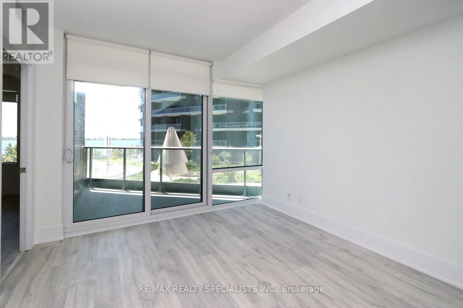 313 - 1 EDGEWATER DRIVE
