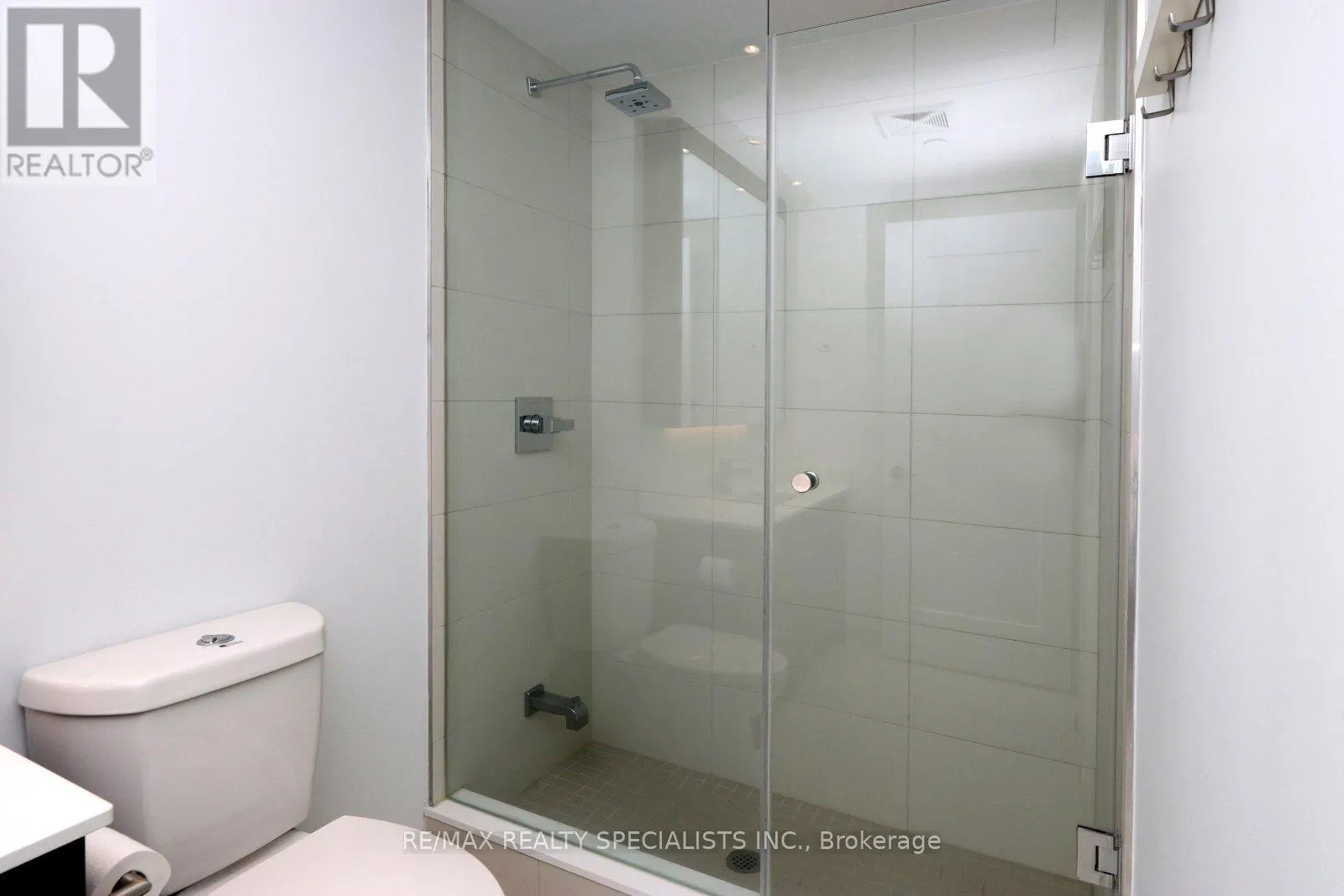 313 - 1 EDGEWATER DRIVE