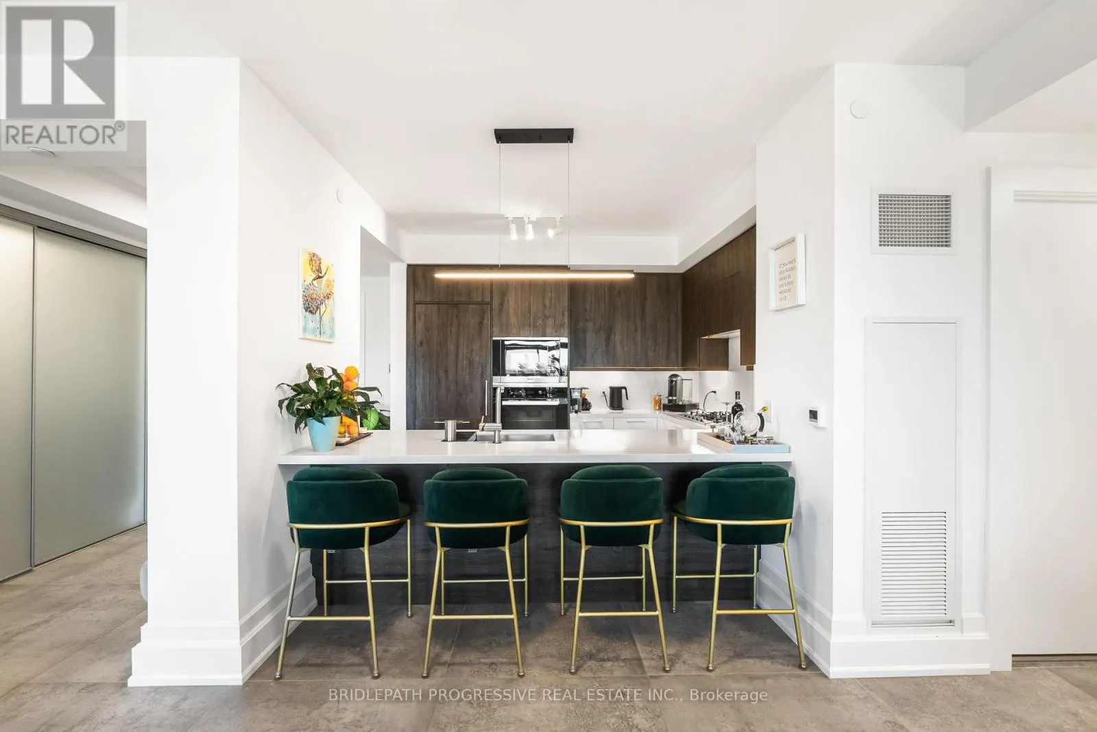 303 - 3 SOUTHVALE DRIVE
