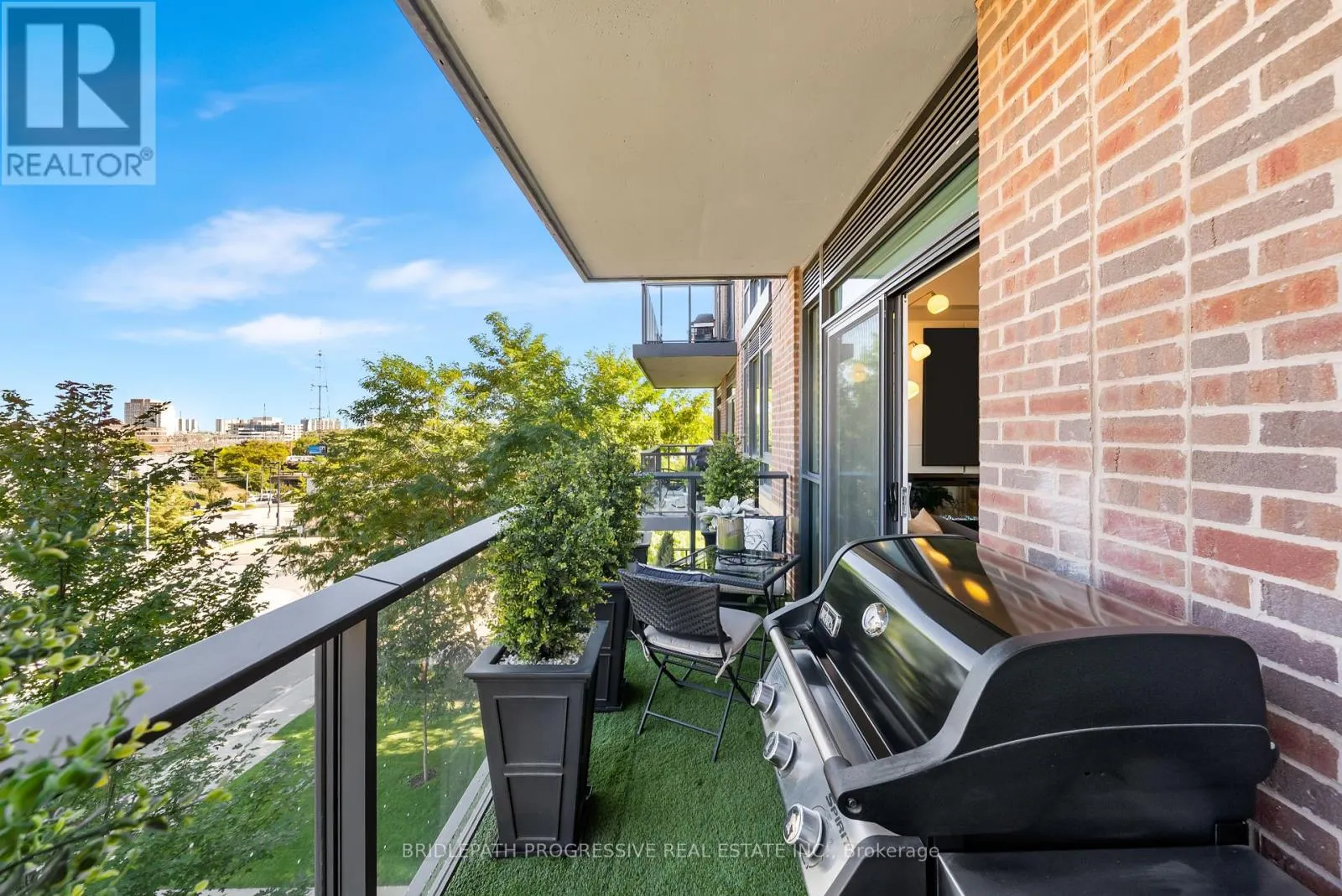 303 - 3 SOUTHVALE DRIVE