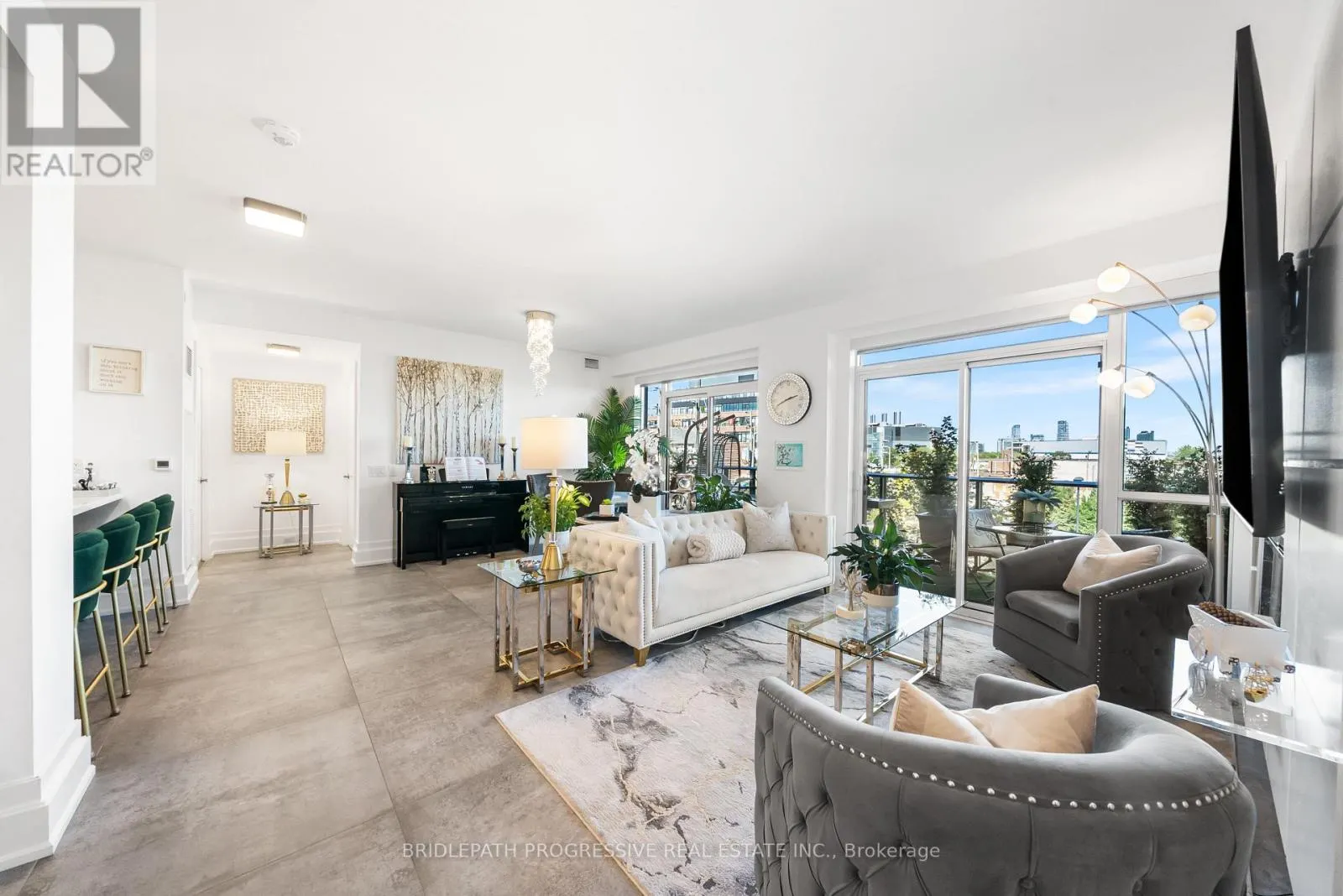 303 - 3 SOUTHVALE DRIVE
