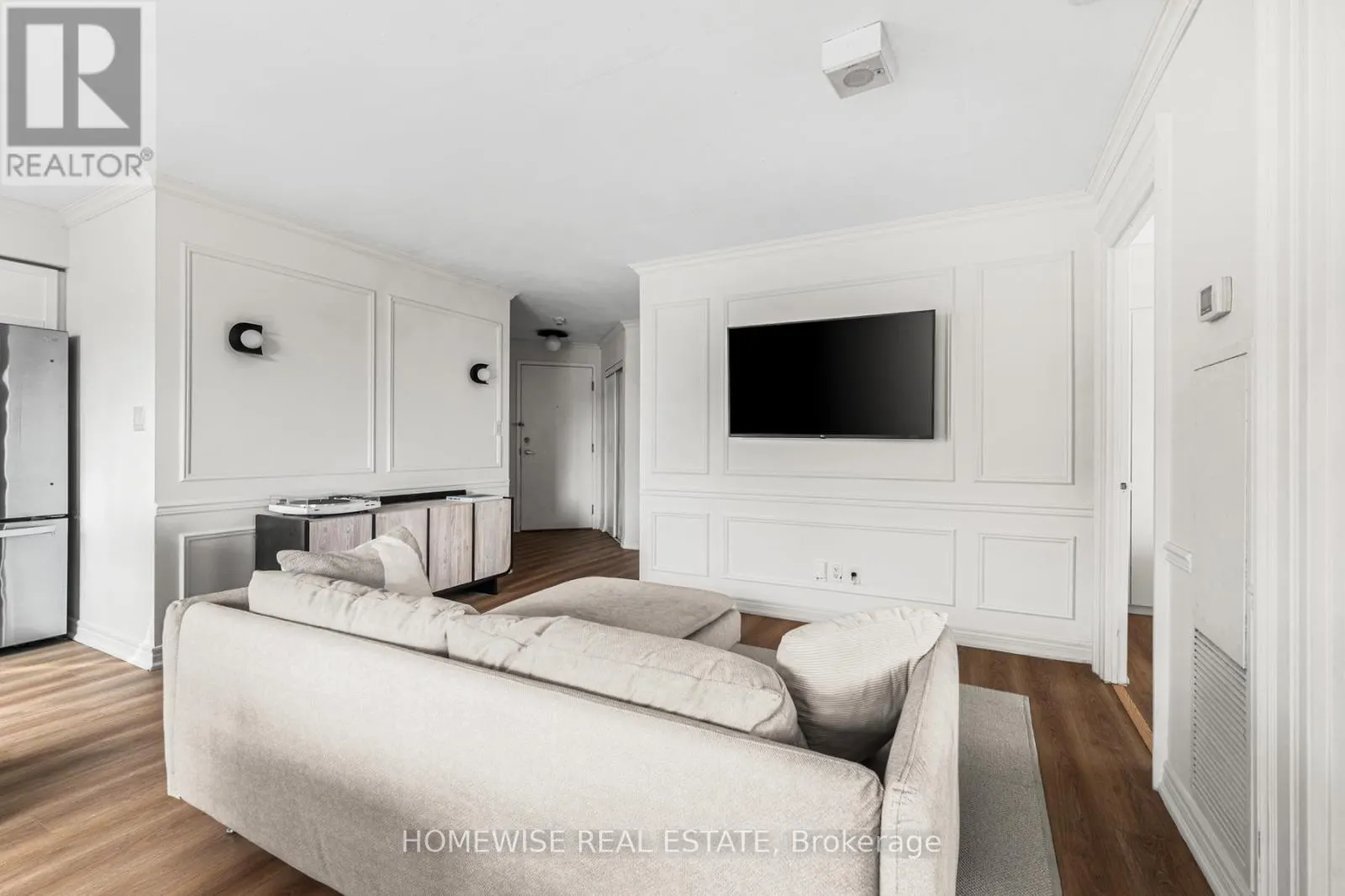 404 - 1369 BLOOR STREET W