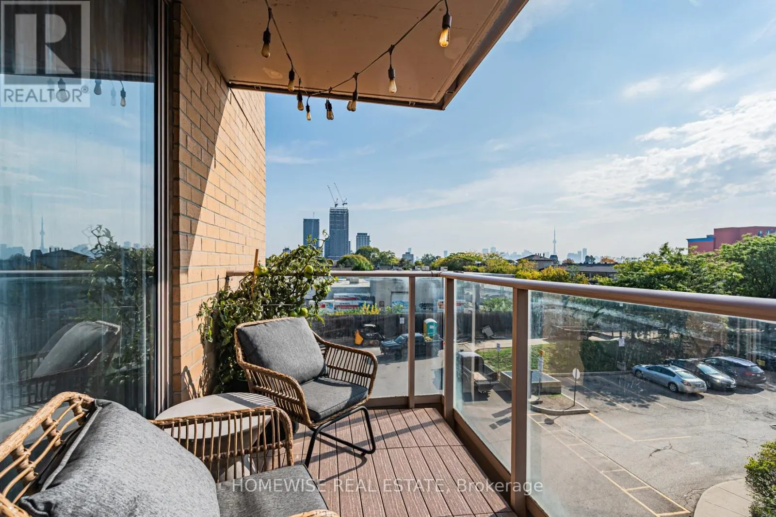 404 - 1369 BLOOR STREET W