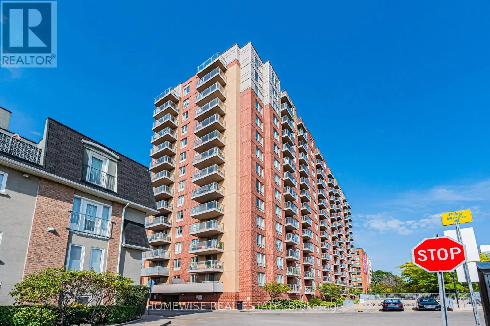 404 - 1369 BLOOR STREET W