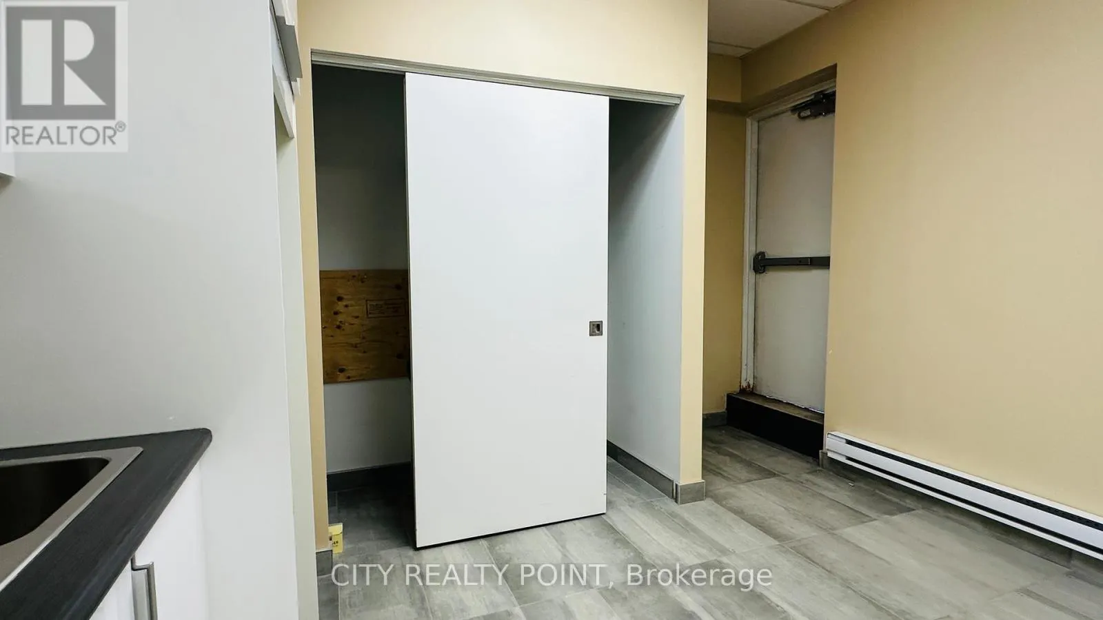 7 - 1500 BATHURST STREET