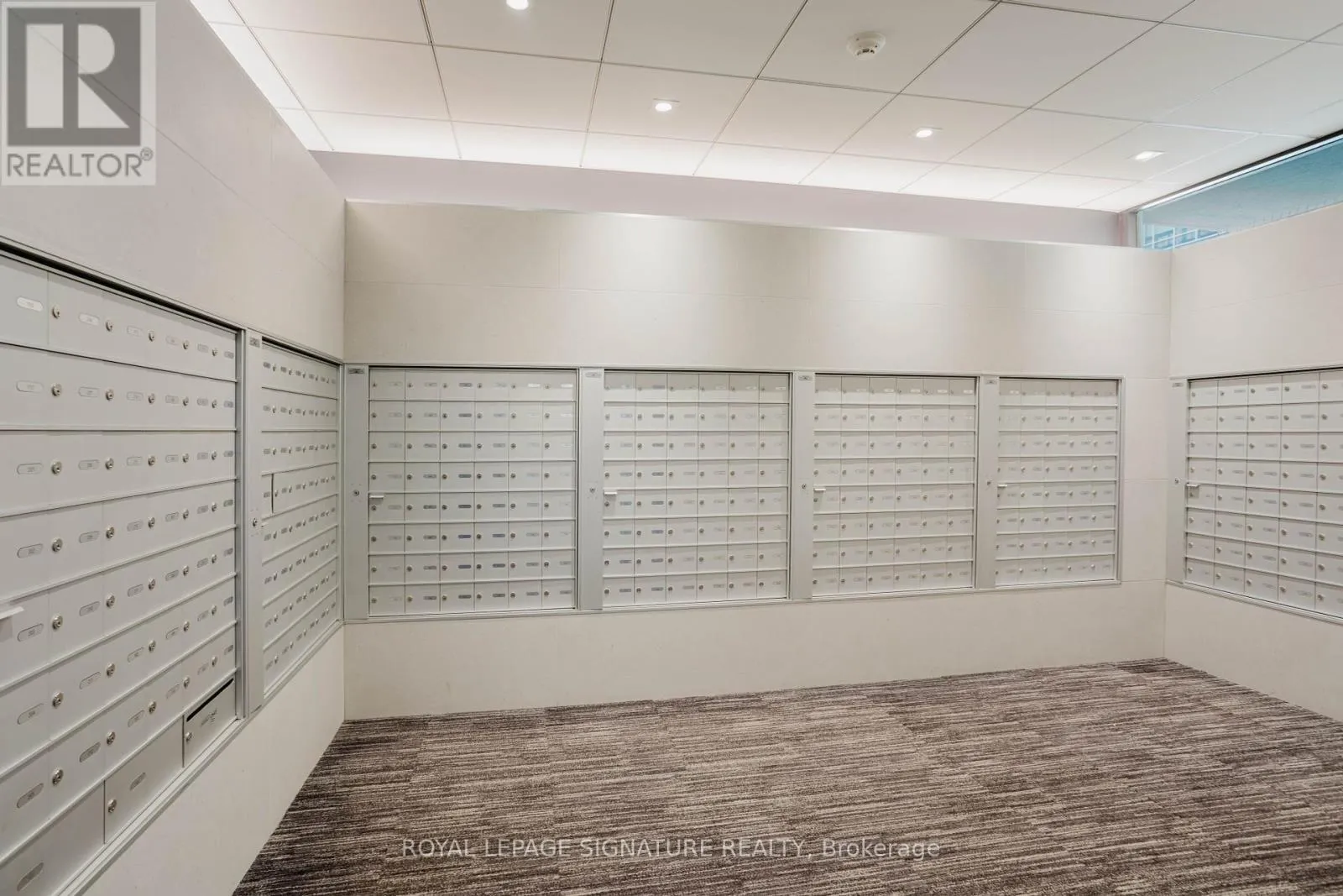 1012 - 33 ISABELLA STREET