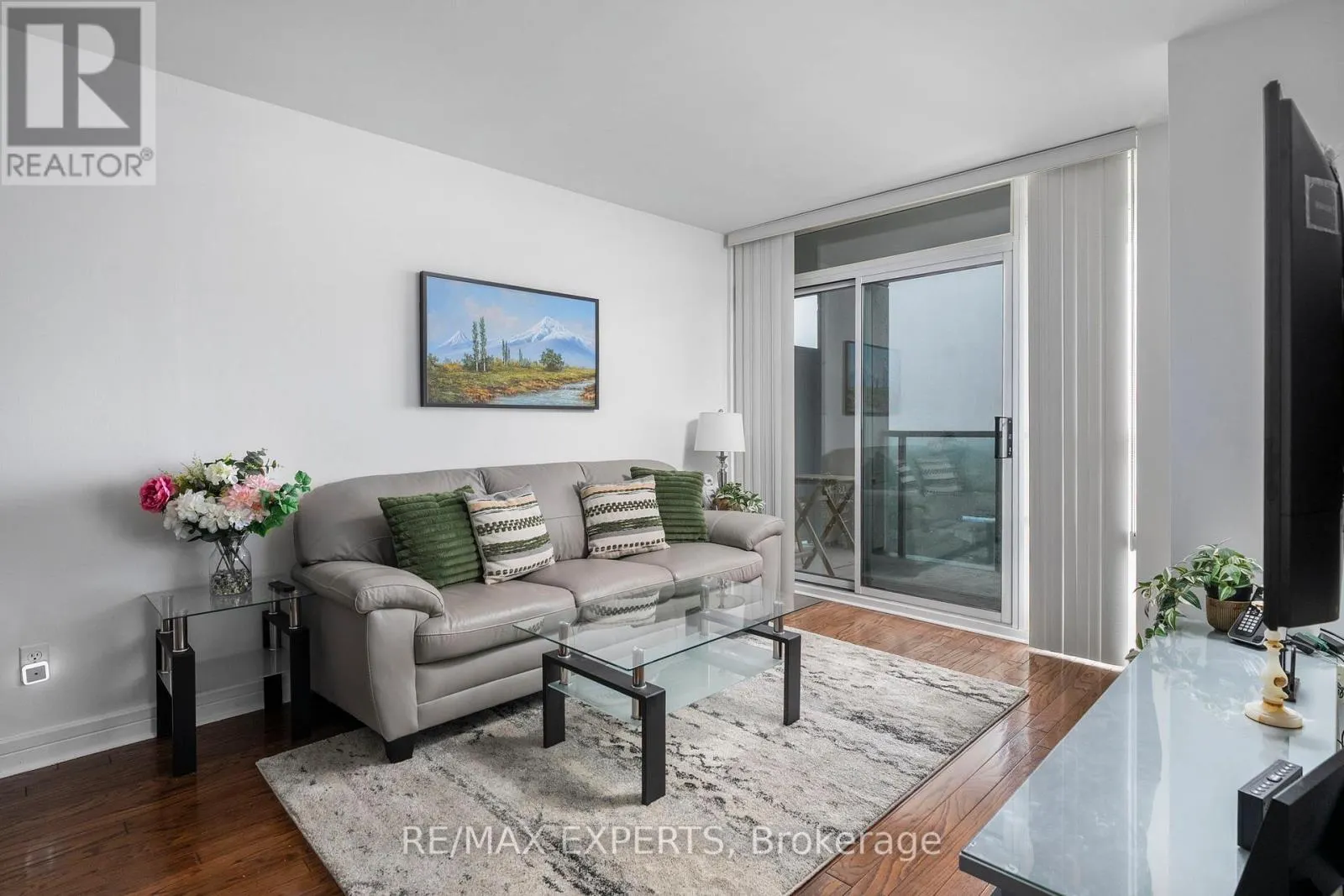 1801 - 18 HARRISON GARDEN BOULEVARD