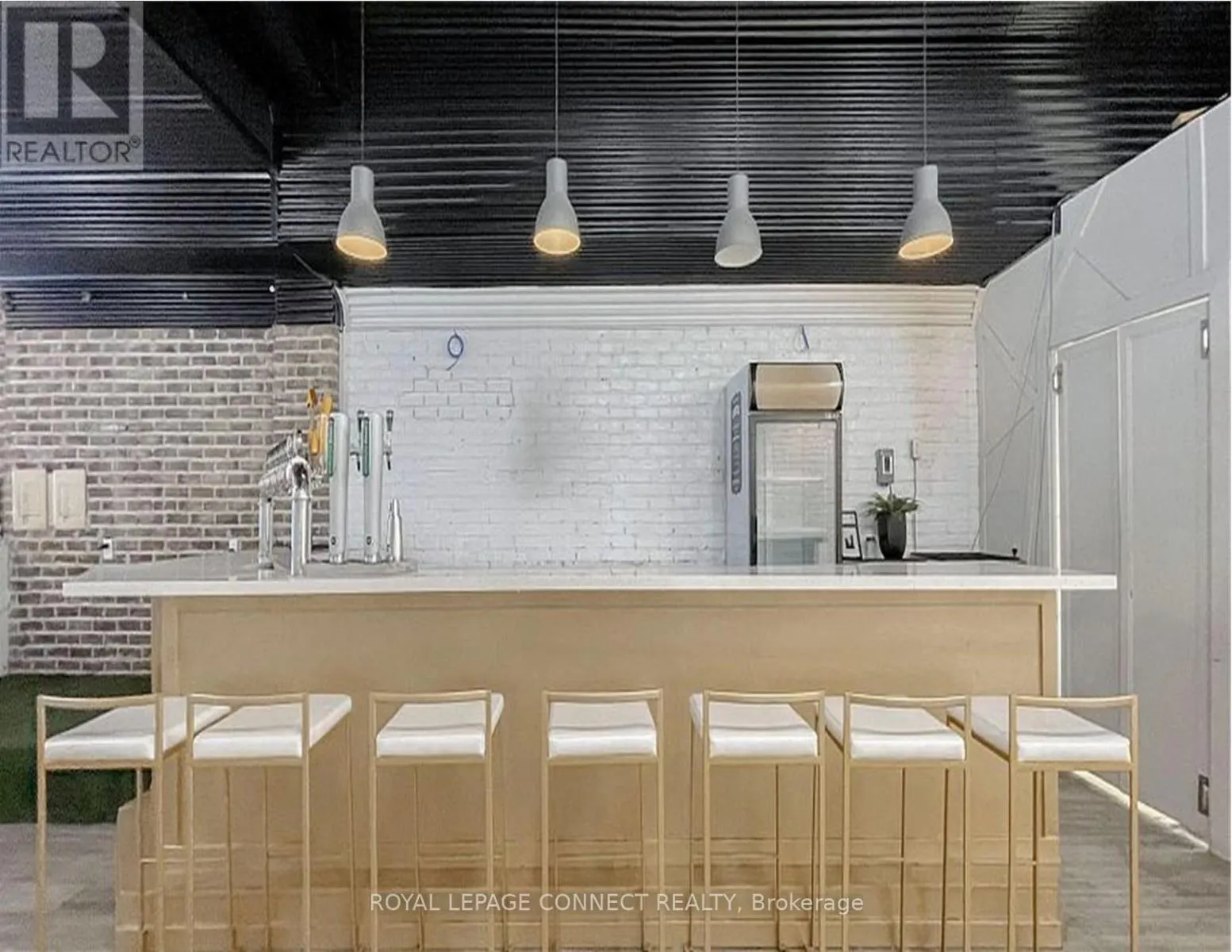 566 QUEEN STREET W