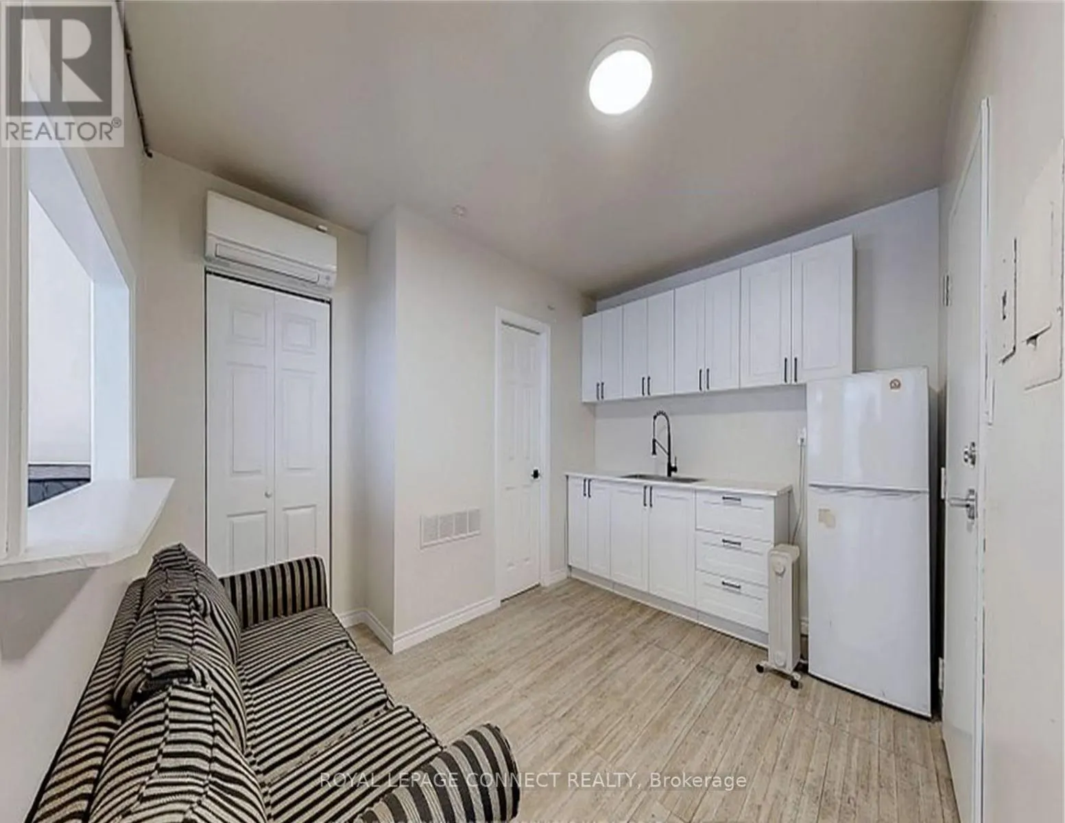 566 QUEEN STREET W