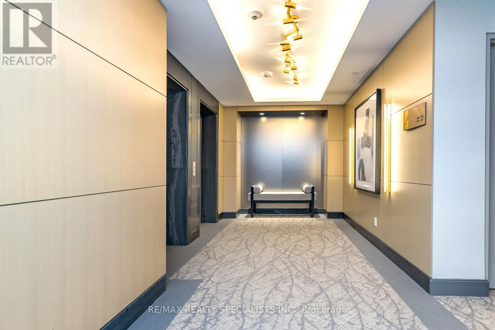 608 - 1 EDGEWATER DRIVE