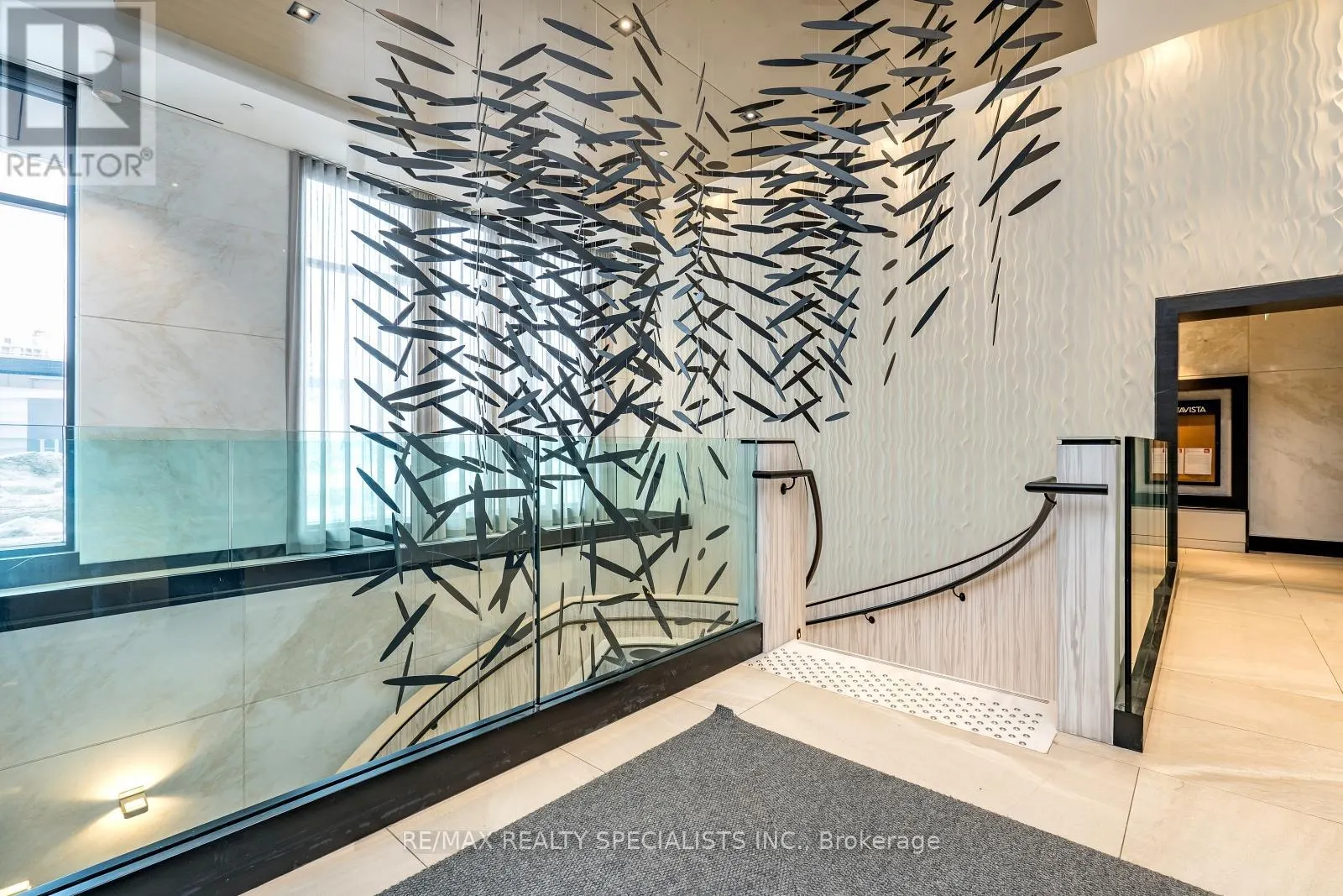 608 - 1 EDGEWATER DRIVE