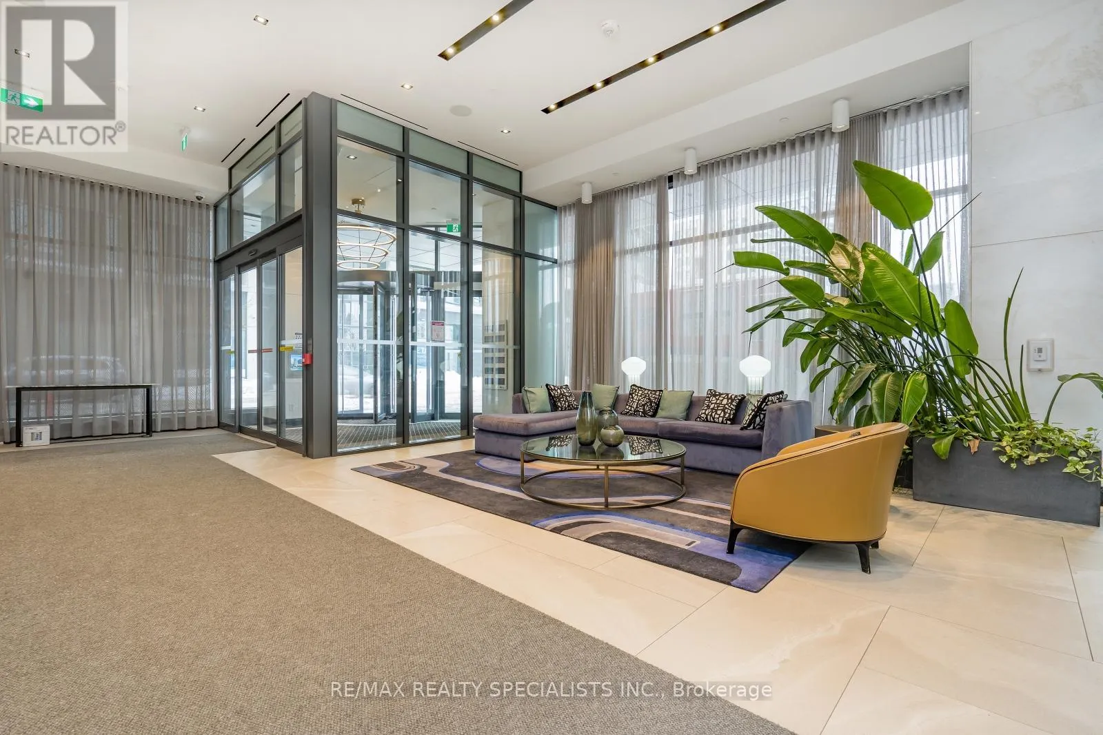608 - 1 EDGEWATER DRIVE