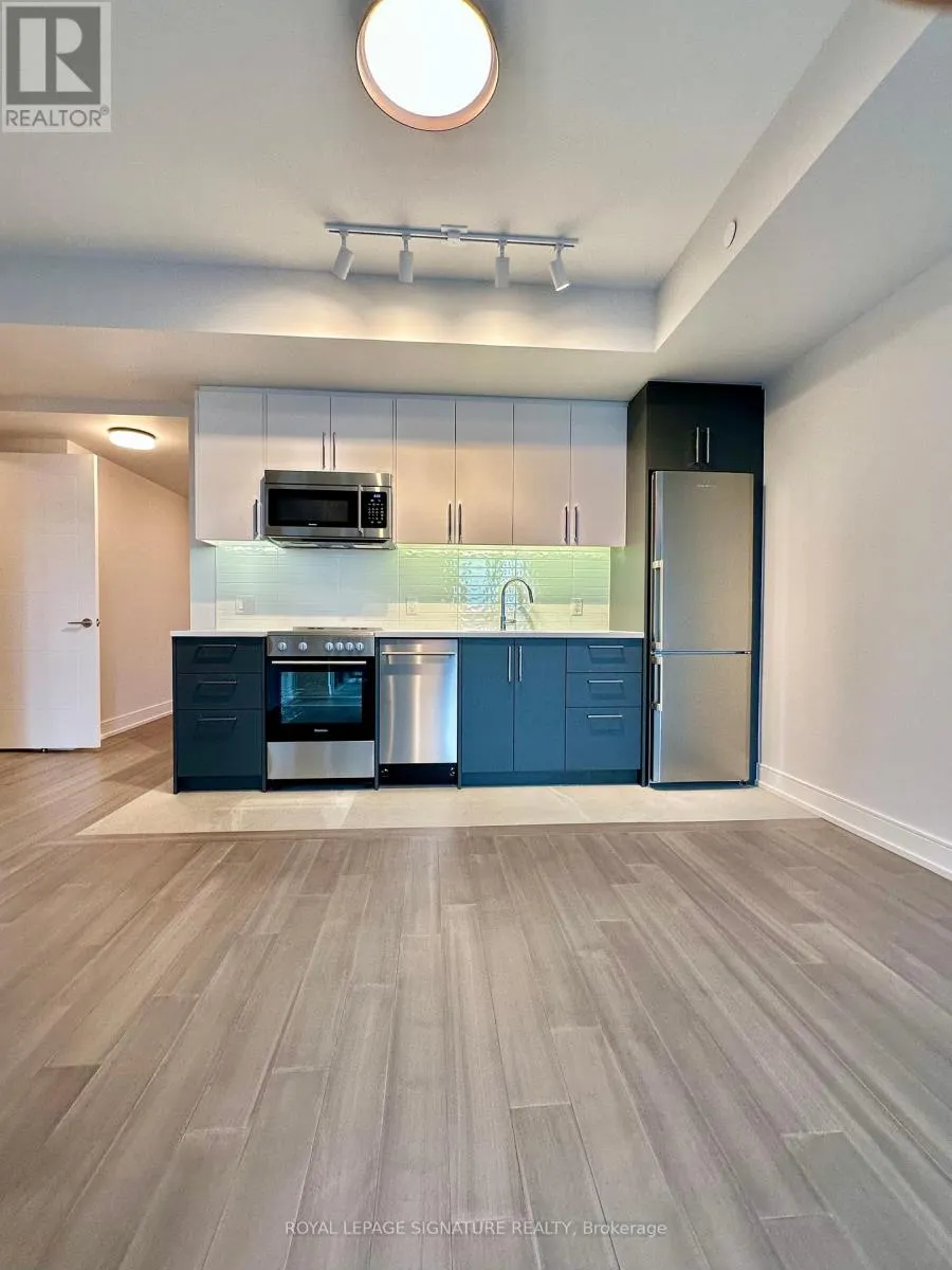810 - 664 SPADINA AVENUE