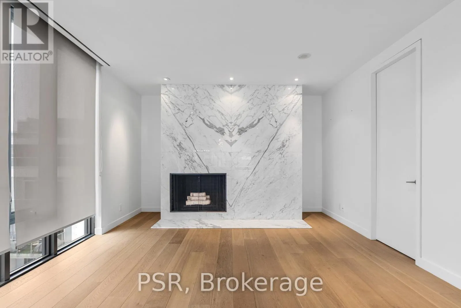 PH1001 - 500 WELLINGTON STREET W