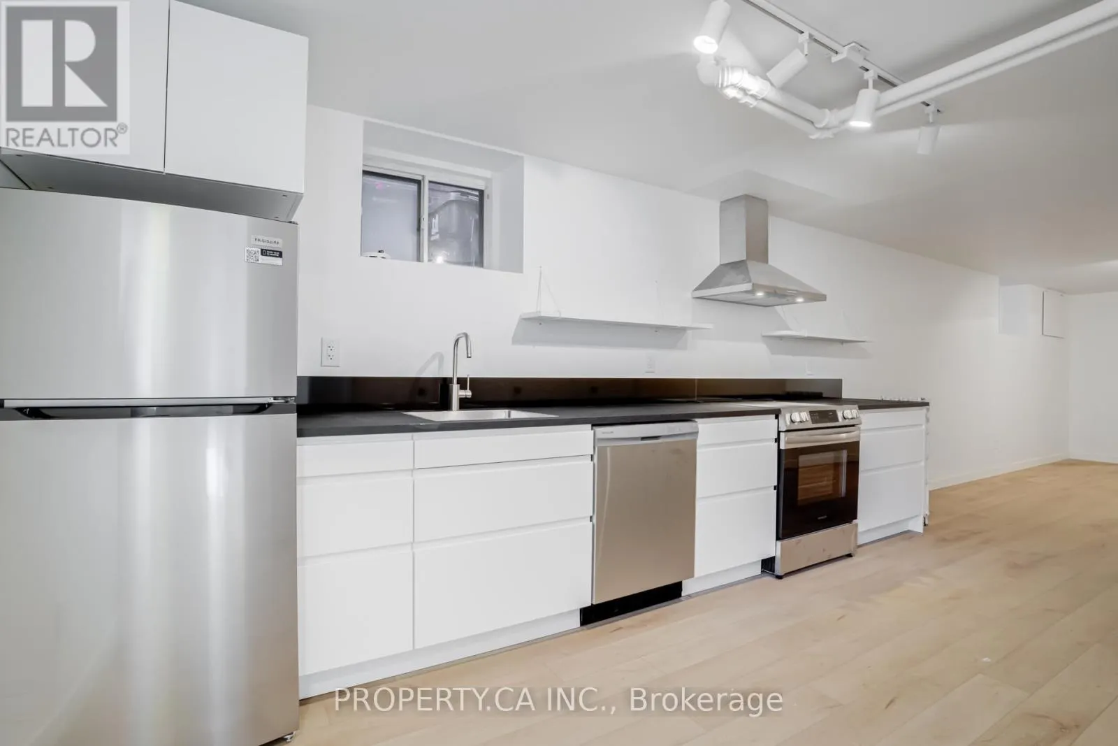 BASEMENT - 372 SAINT CLARENS AVENUE