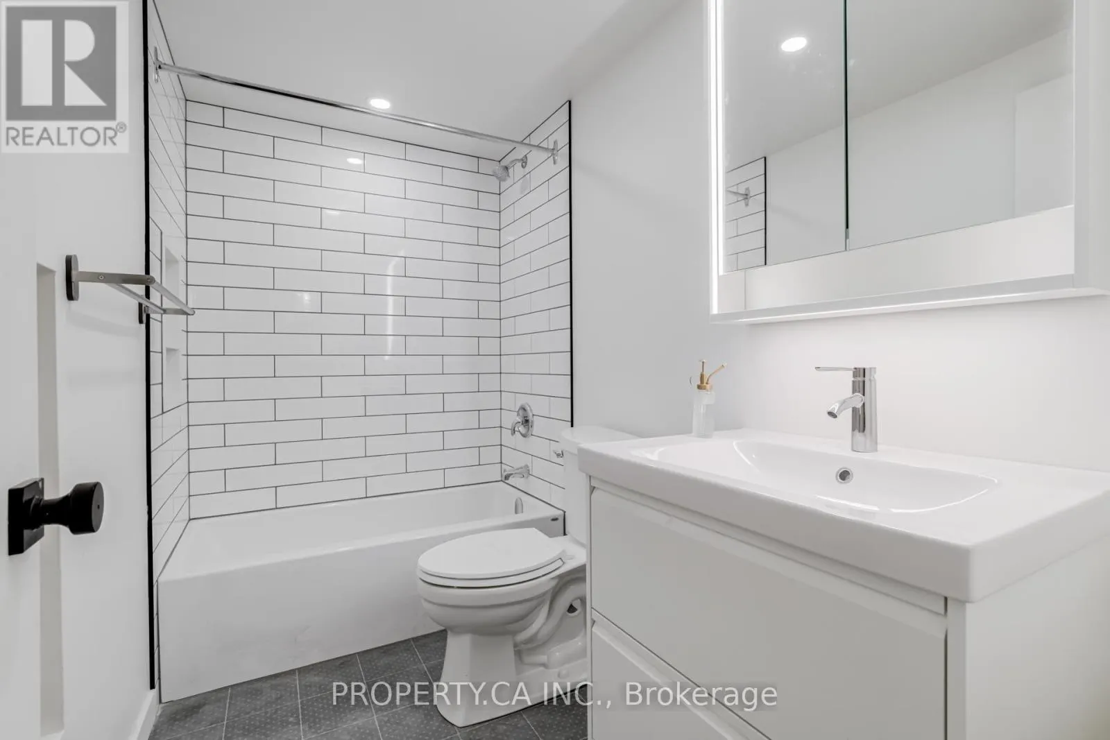 BASEMENT - 372 SAINT CLARENS AVENUE