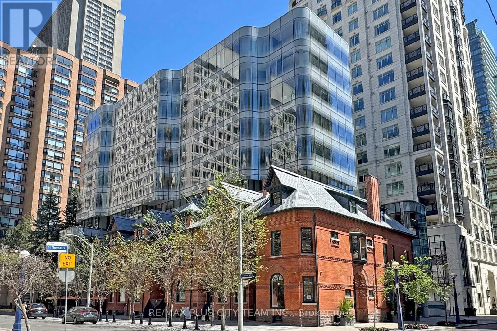 505 - 7 ST. THOMAS STREET