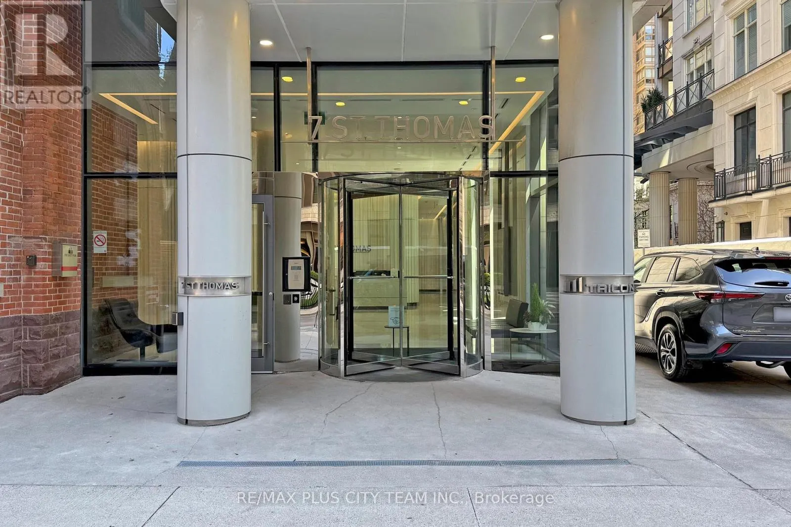 505 - 7 ST. THOMAS STREET