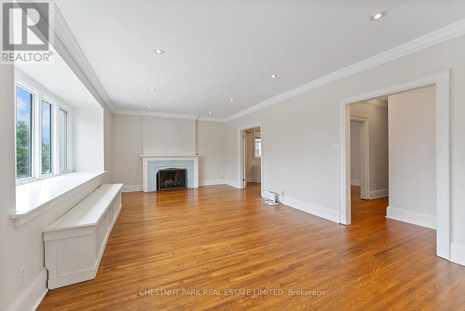 UPPER - 472 ORIOLE PARKWAY