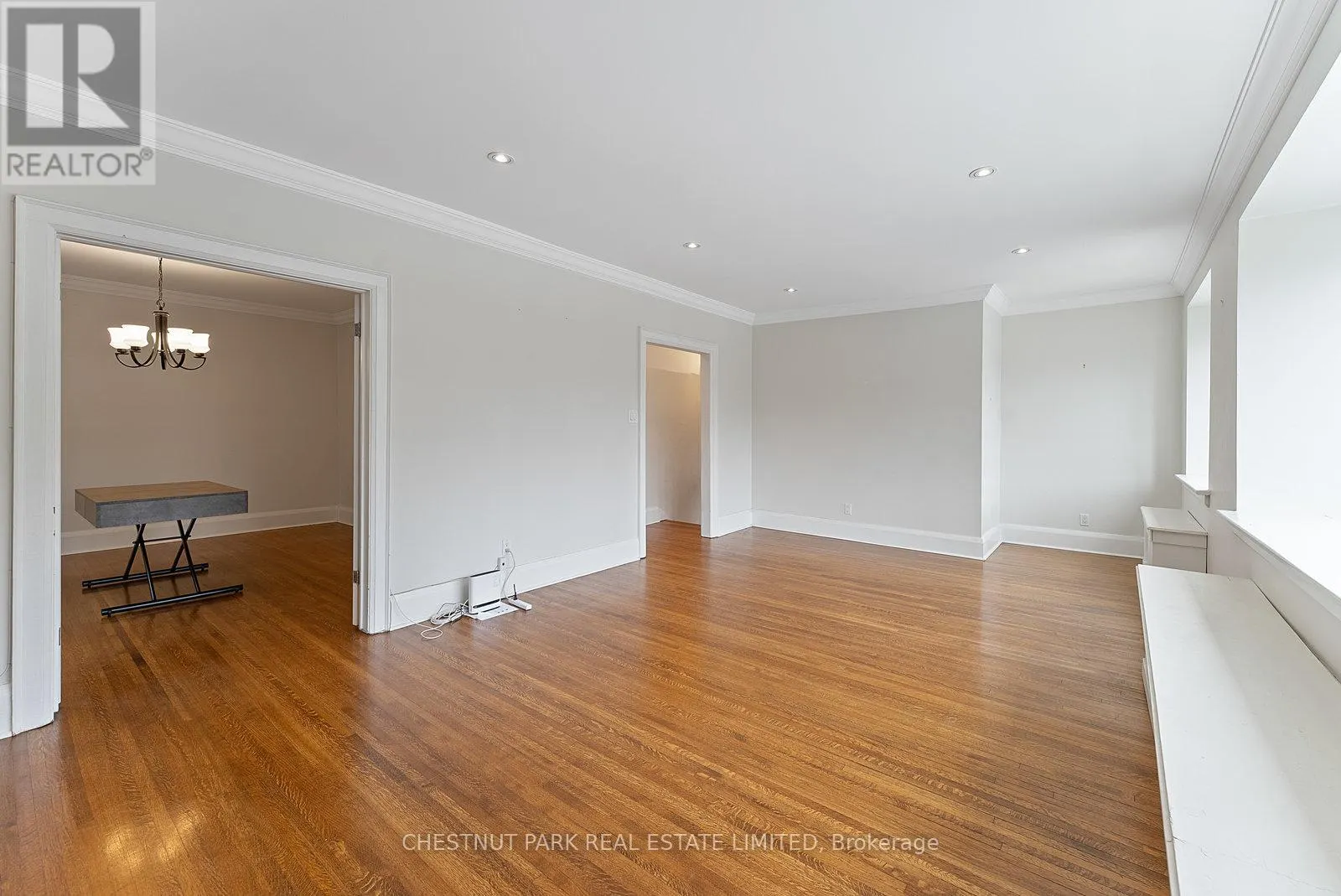 UPPER - 472 ORIOLE PARKWAY