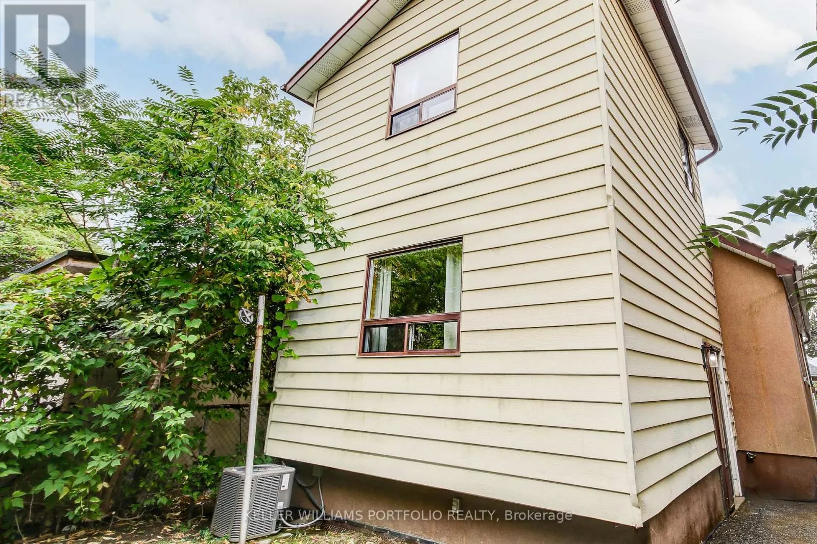108 CLOVELLY AVENUE