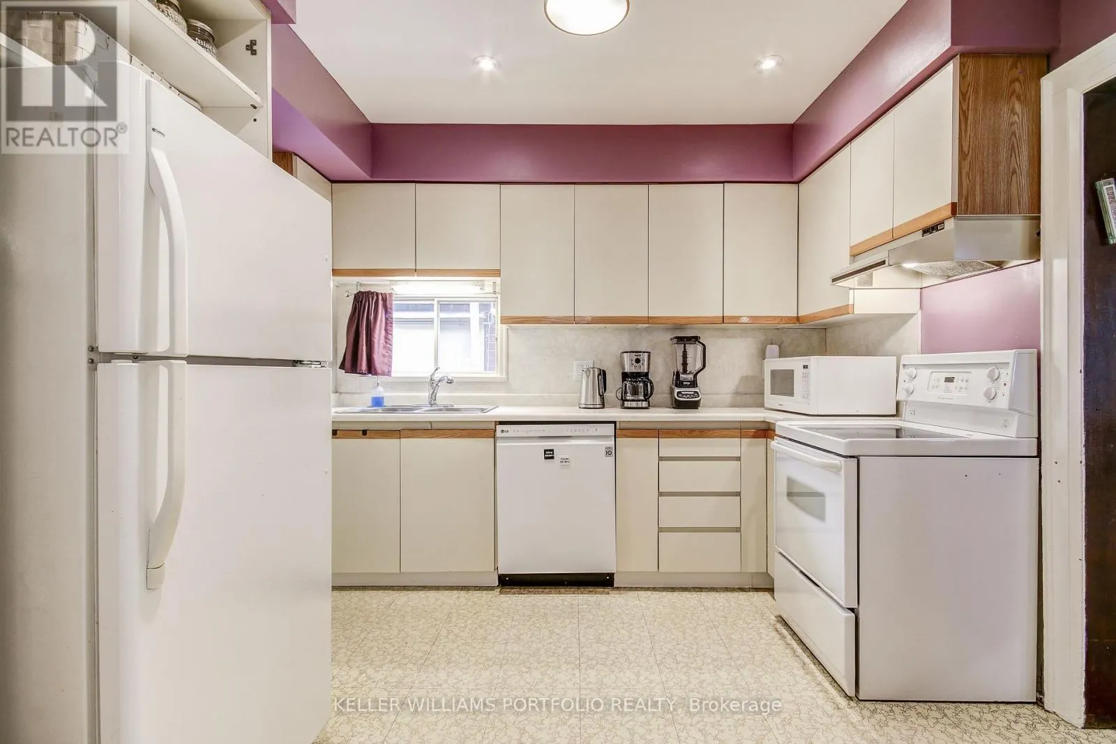 108 CLOVELLY AVENUE