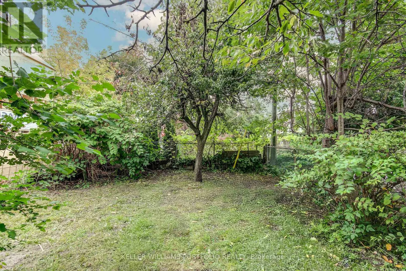 108 CLOVELLY AVENUE