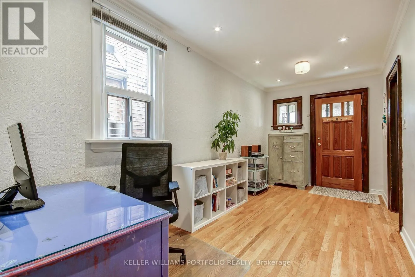 108 CLOVELLY AVENUE