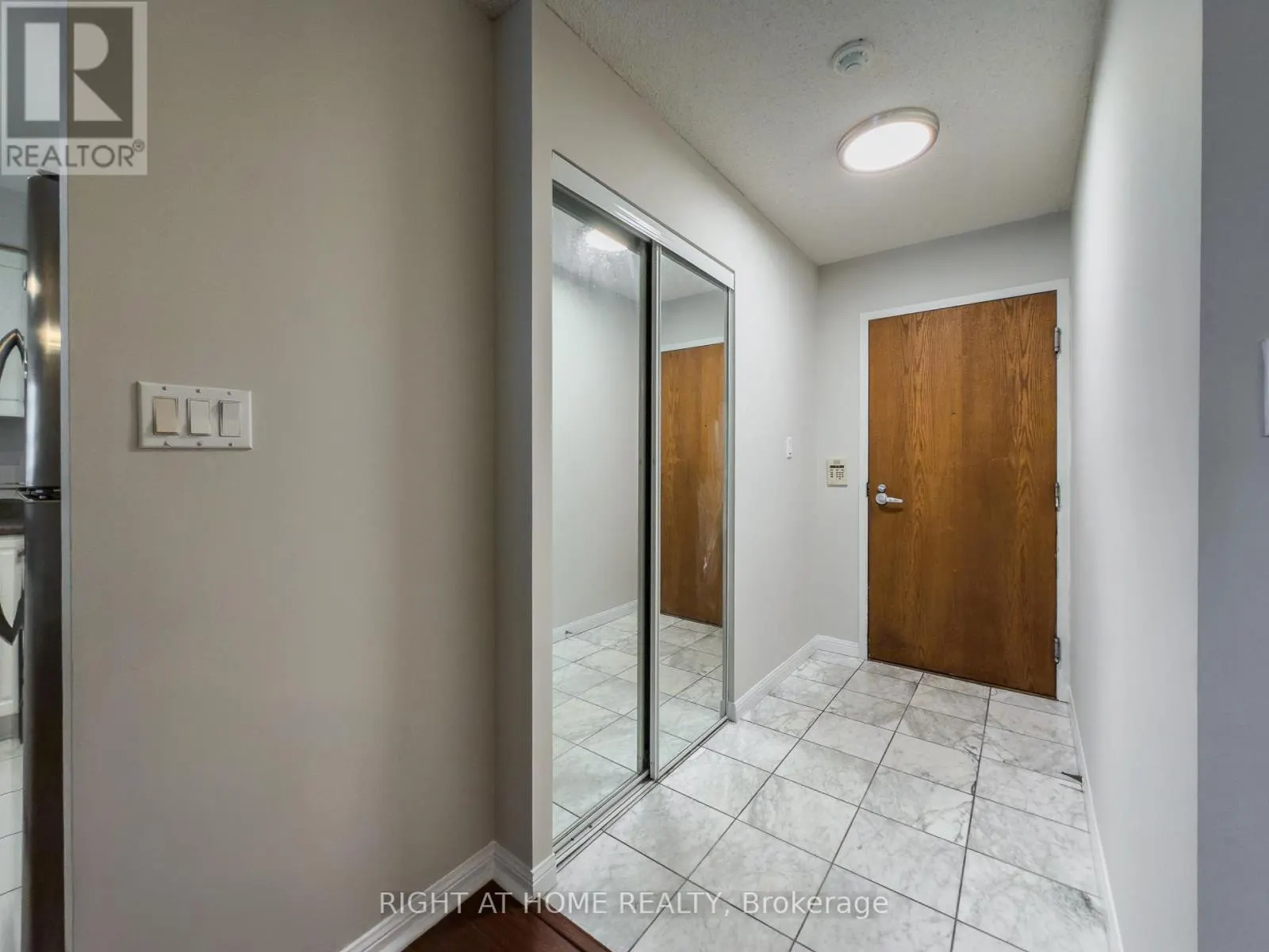 801 - 23 LORRAINE DRIVE