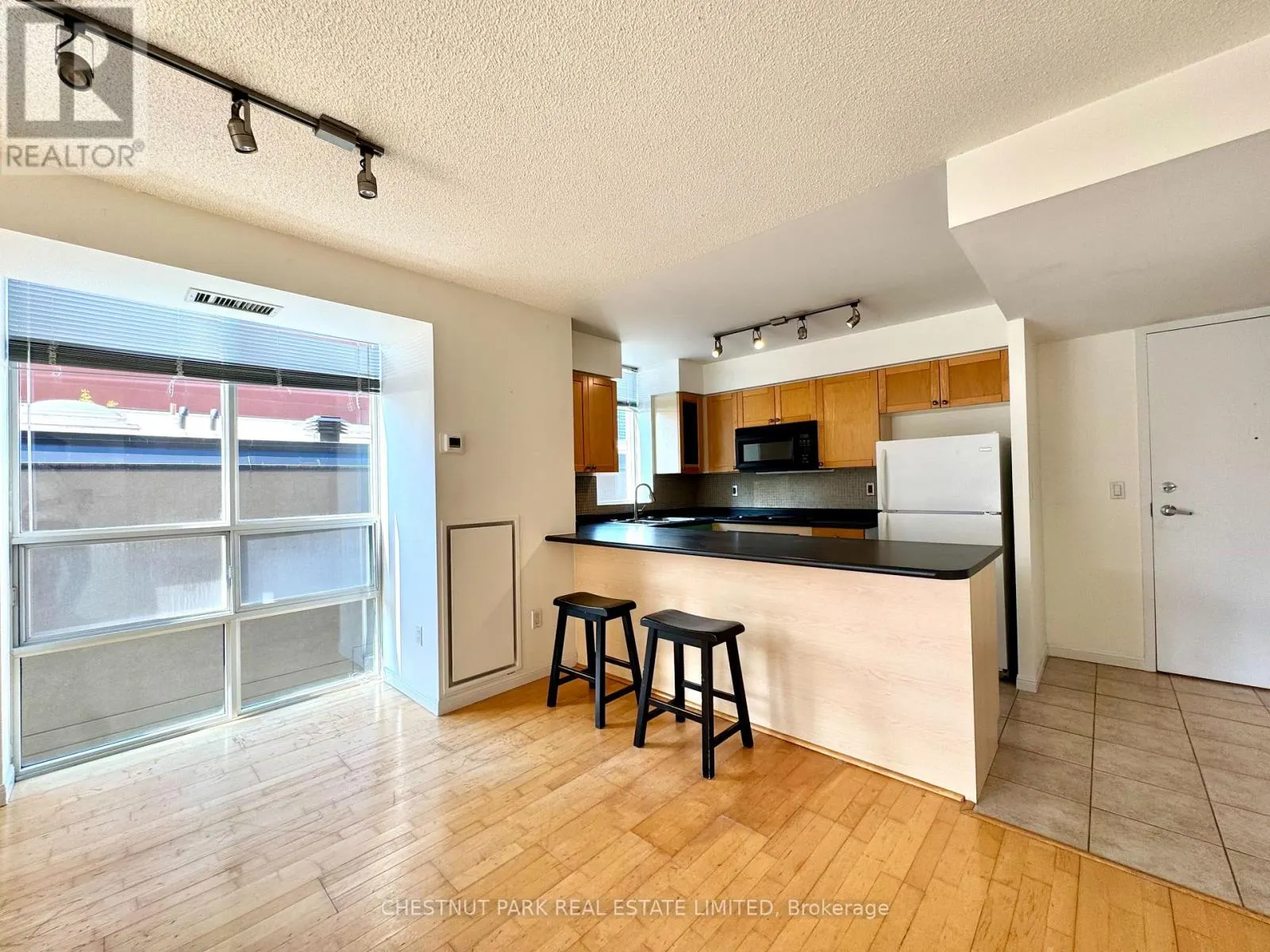 602 - 311 RICHMOND STREET E