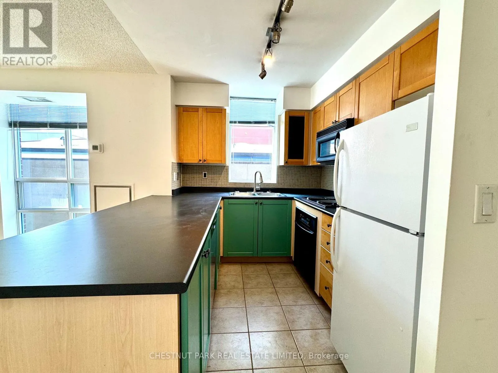 602 - 311 RICHMOND STREET E