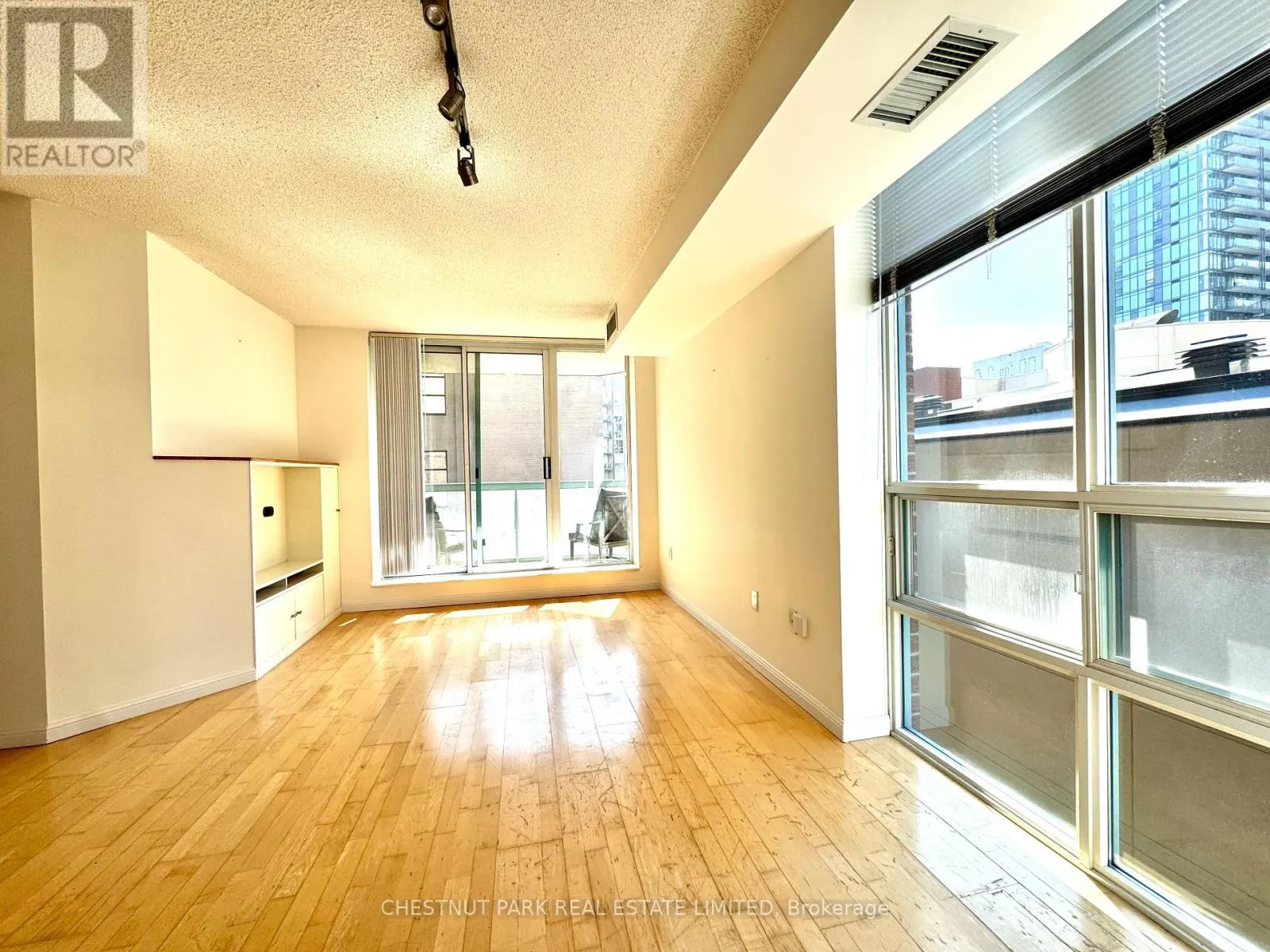 602 - 311 RICHMOND STREET E