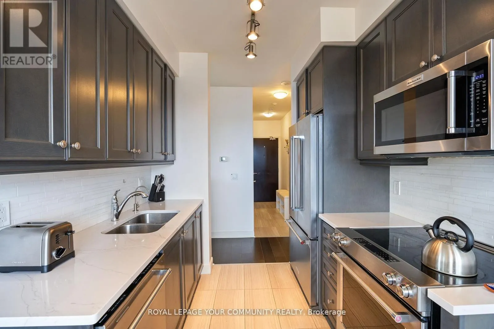 611 - 825 CHURCH STREET