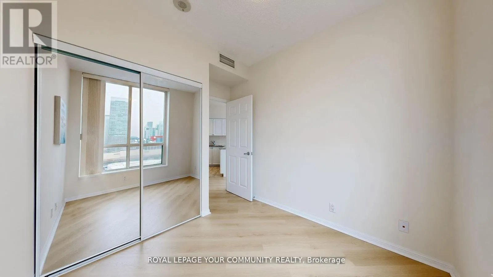 2323 - 230 QUEENS QUAY W