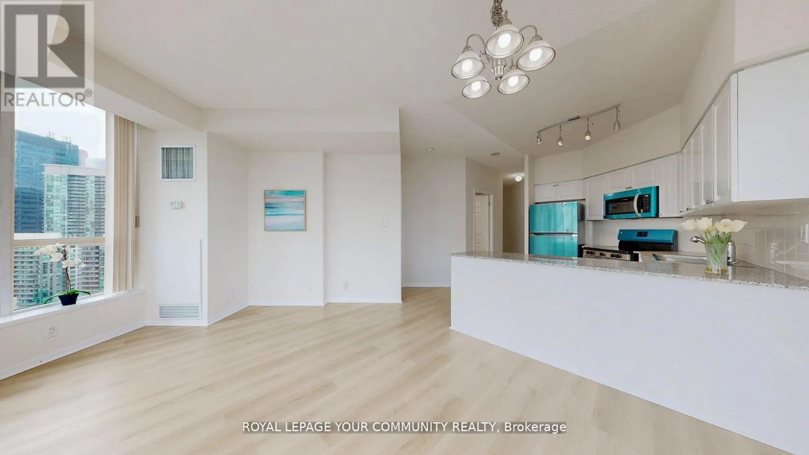2323 - 230 QUEENS QUAY W