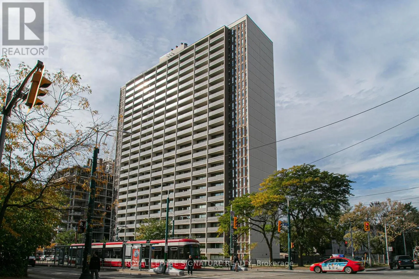 606 - 666 SPADINA AVENUE