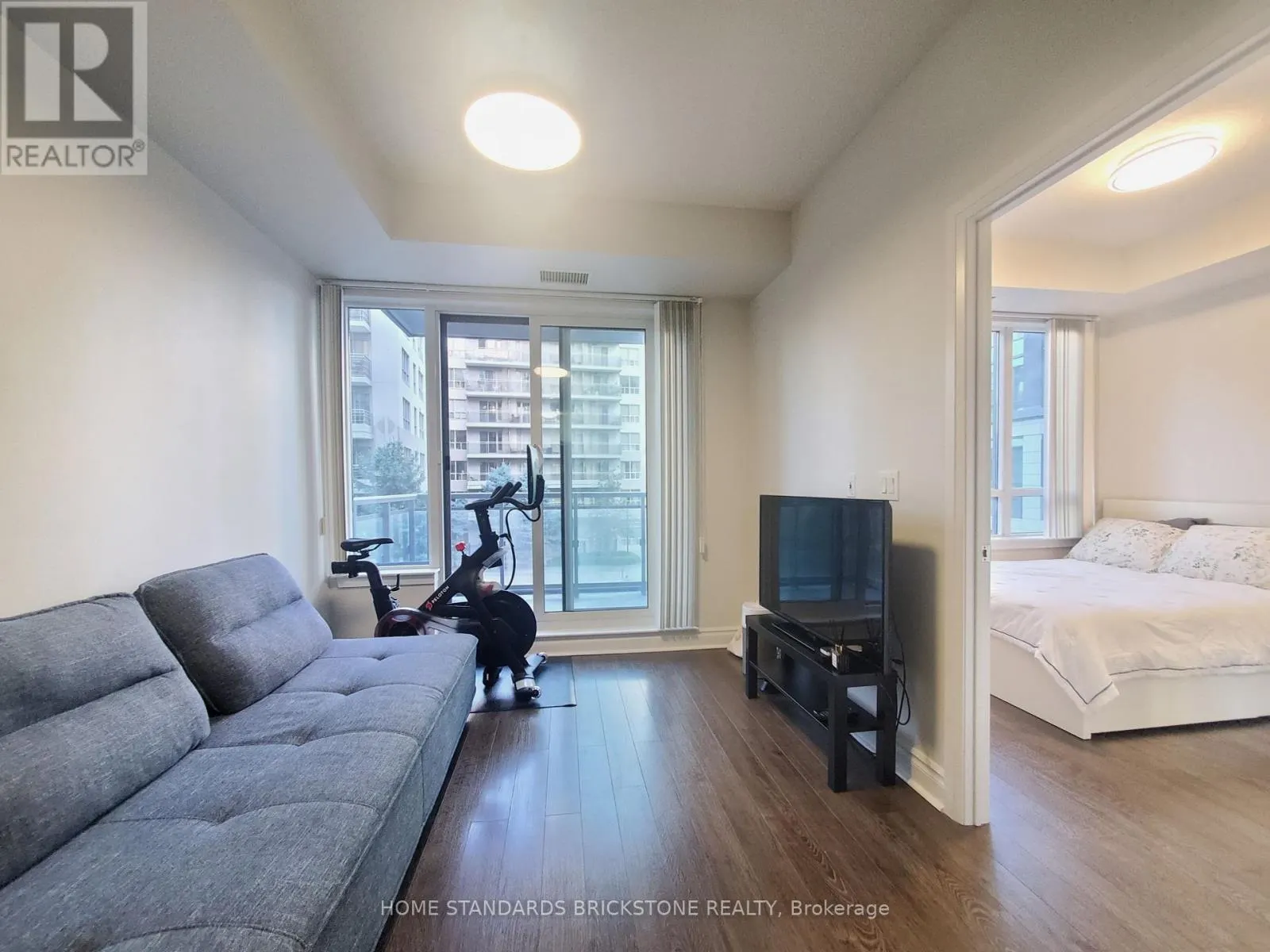 219 - 17 KENASTON GARDENS