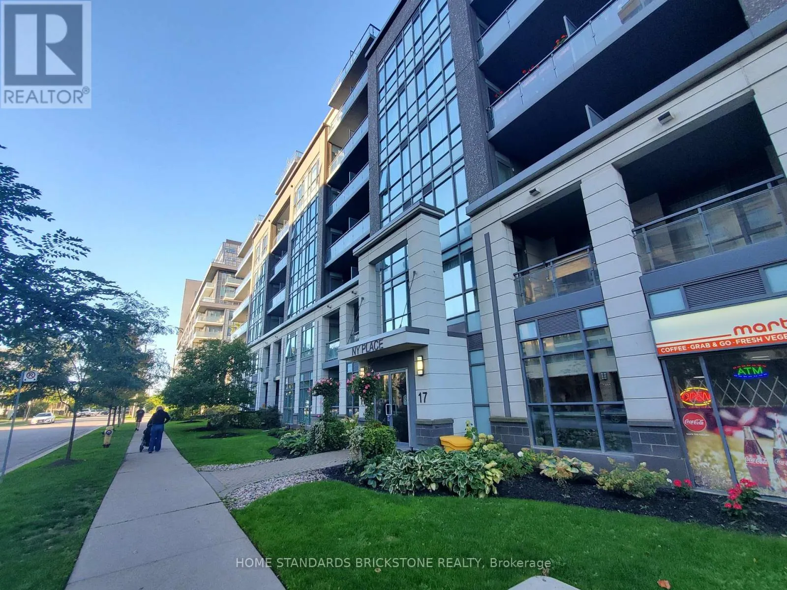 219 - 17 KENASTON GARDENS