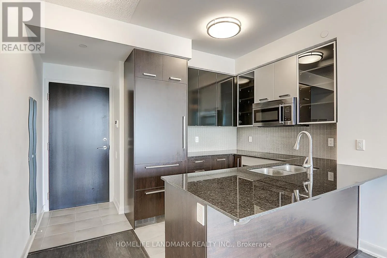 2711 - 5168 YONGE STREET