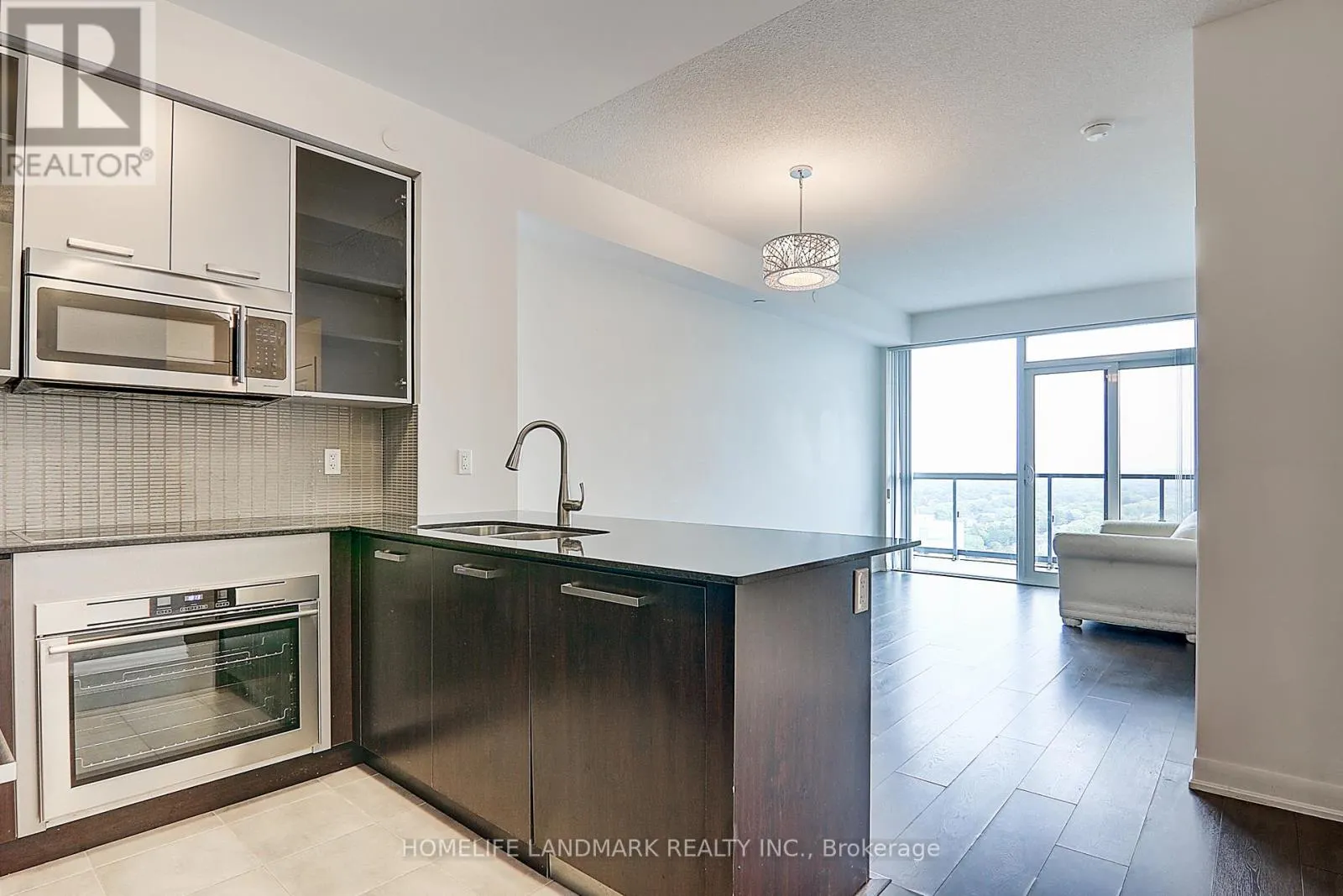 2711 - 5168 YONGE STREET