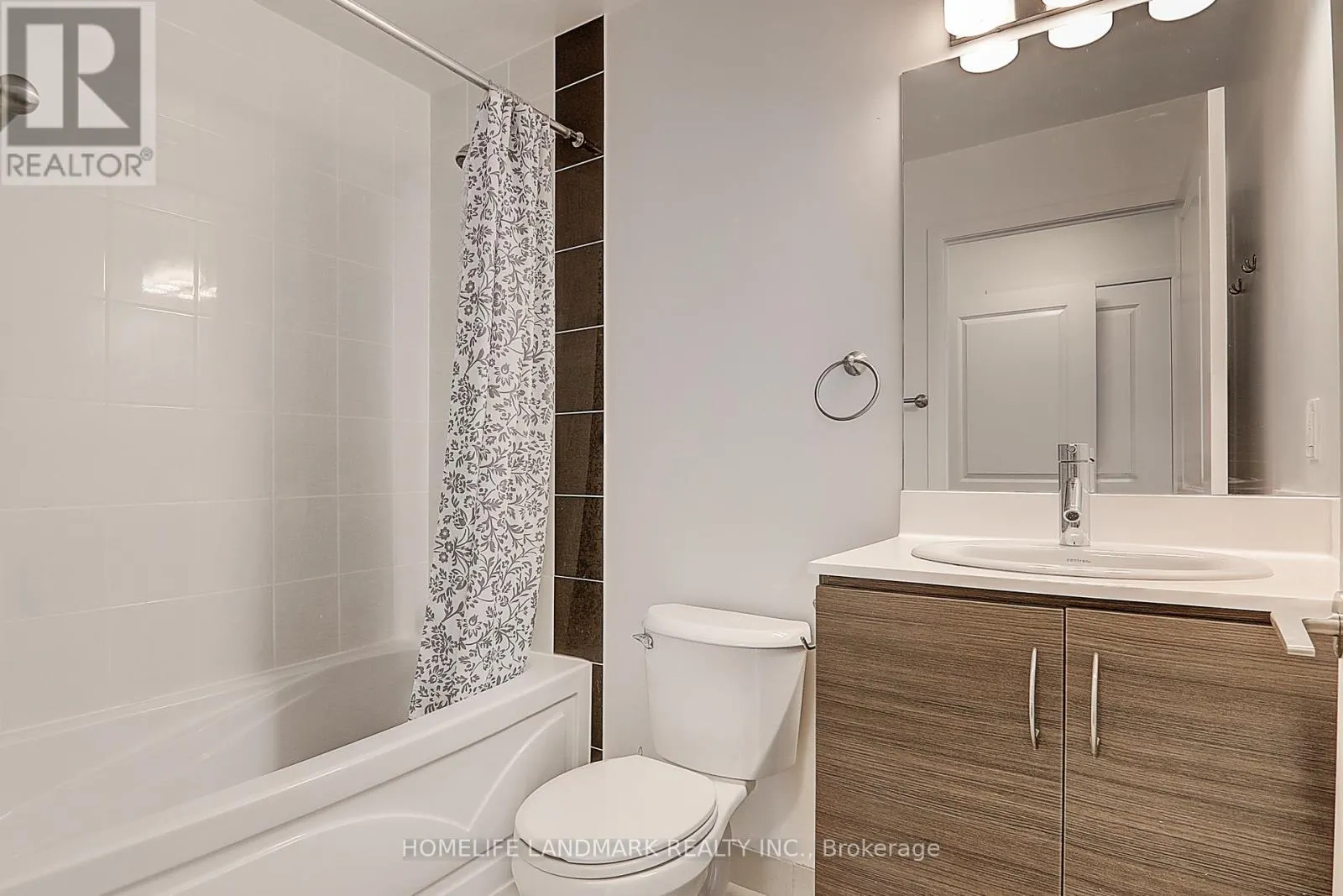 2711 - 5168 YONGE STREET