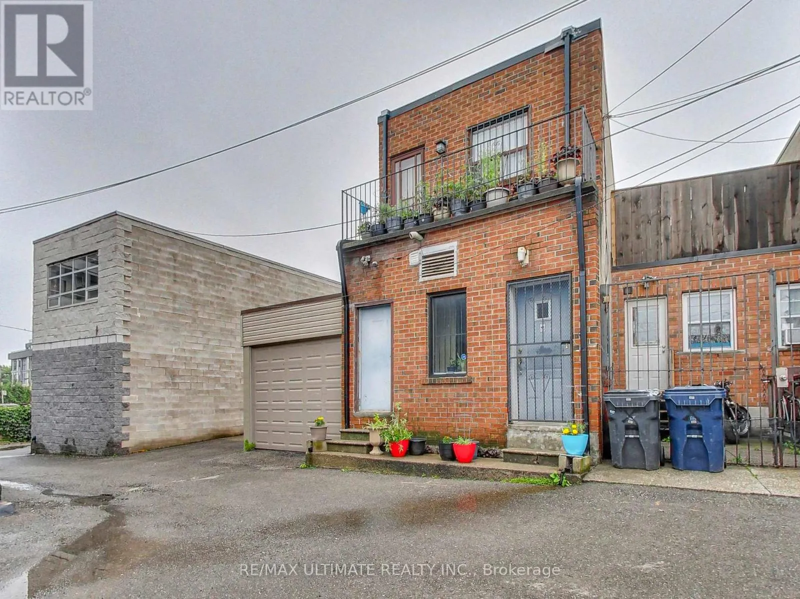 APT #2 - 1584 DUNDAS STREET W