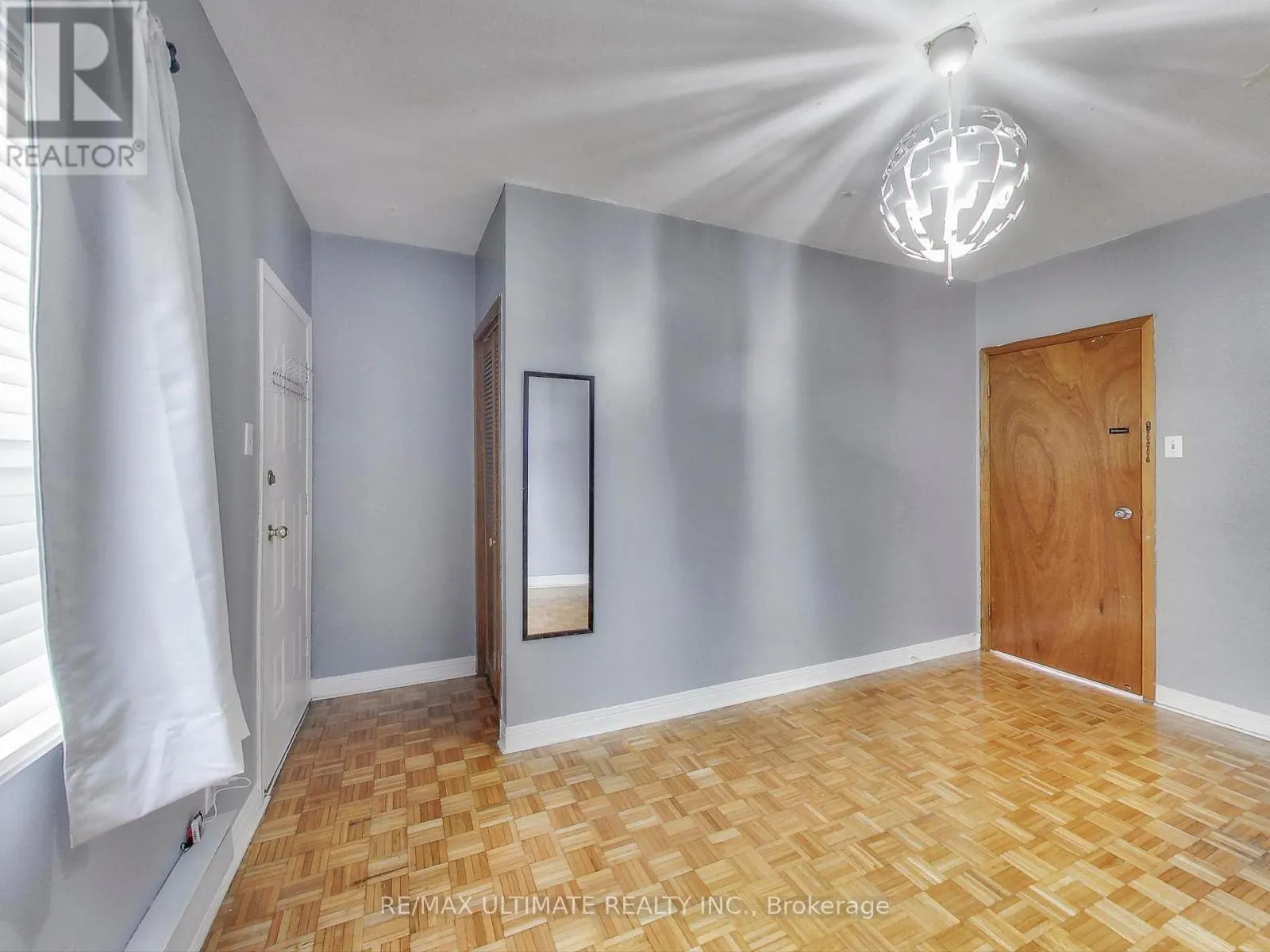 APT #2 - 1584 DUNDAS STREET W