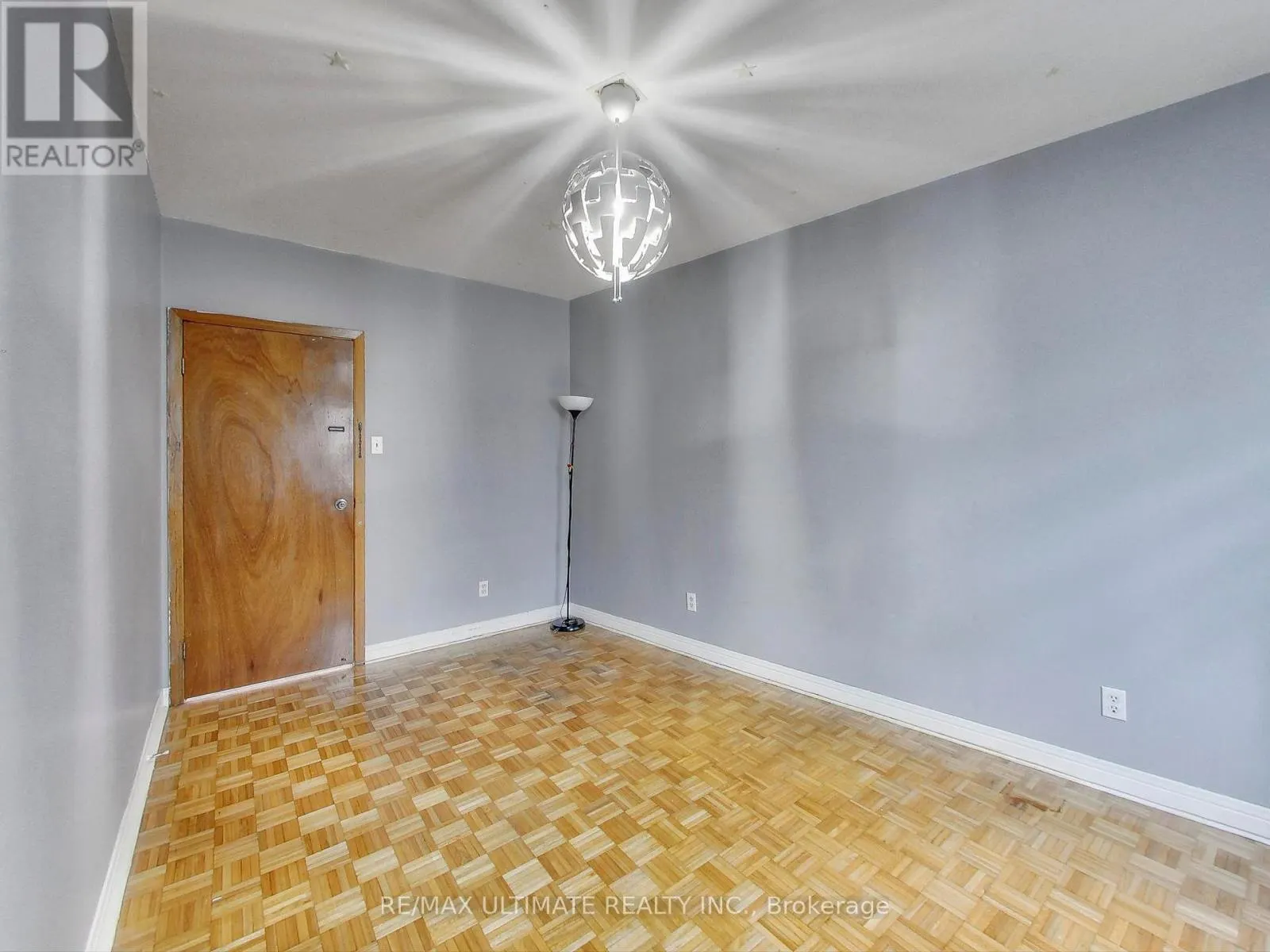 APT #2 - 1584 DUNDAS STREET W