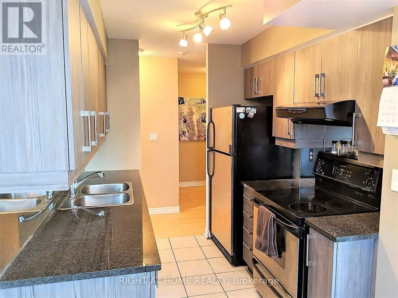701 - 8 REAN DRIVE