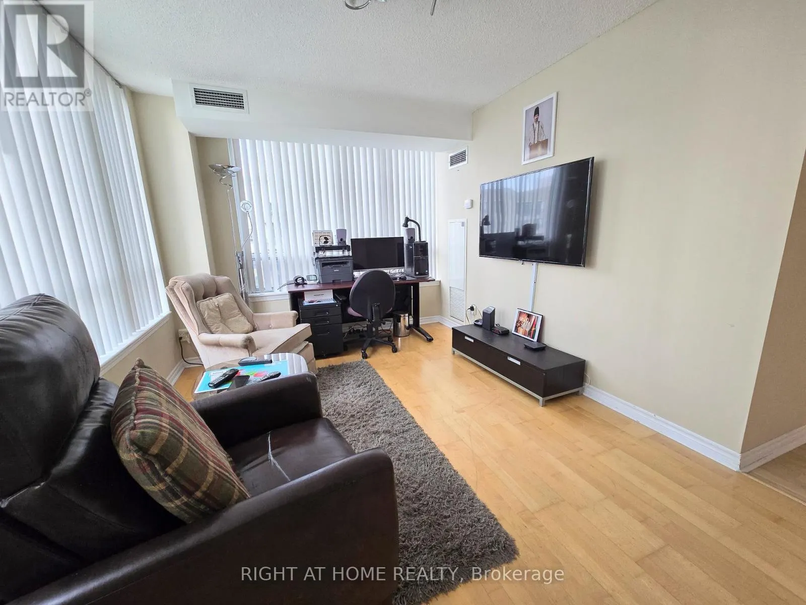 701 - 8 REAN DRIVE