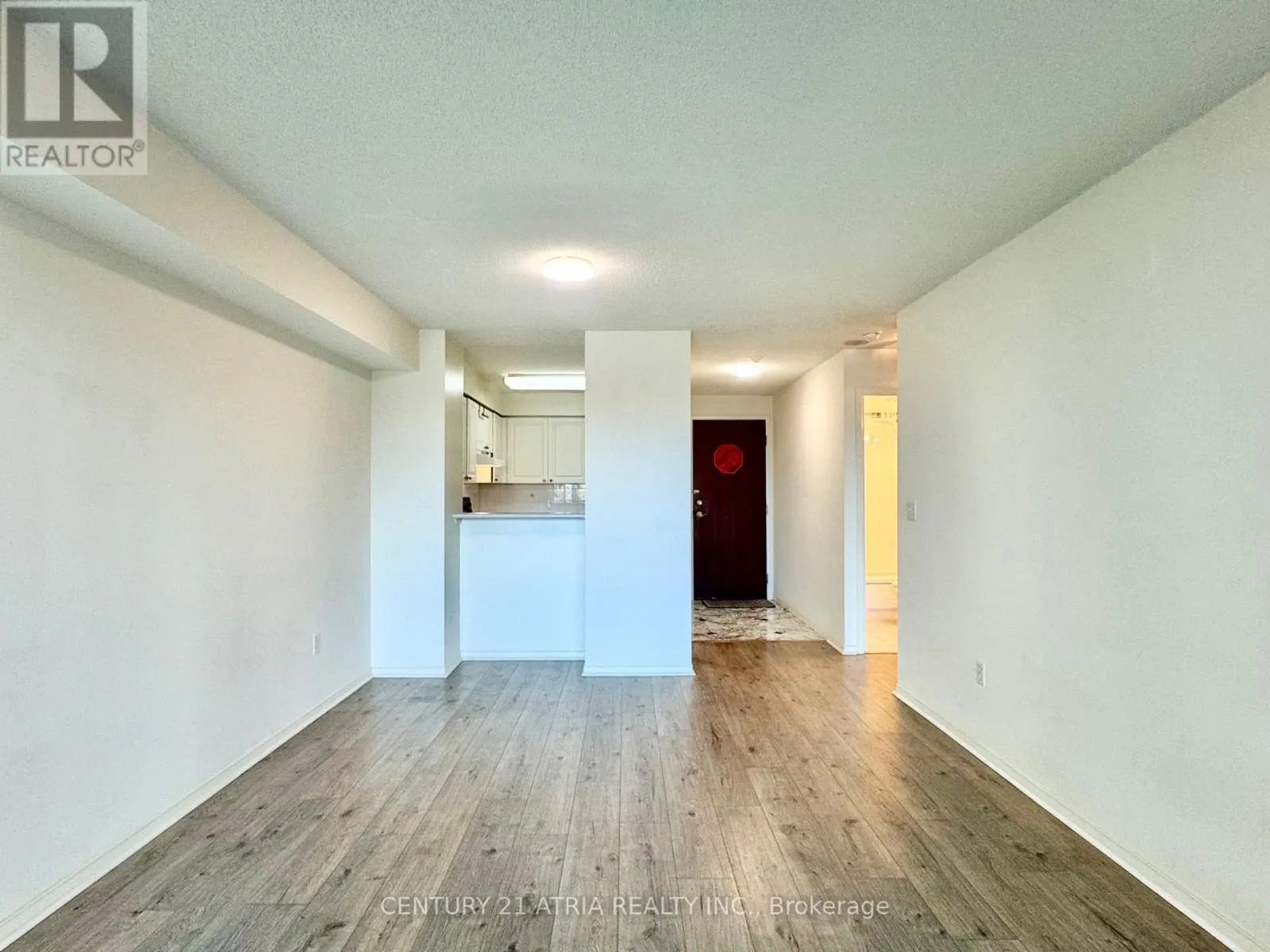 410 - 8 PEMBERTON AVENUE