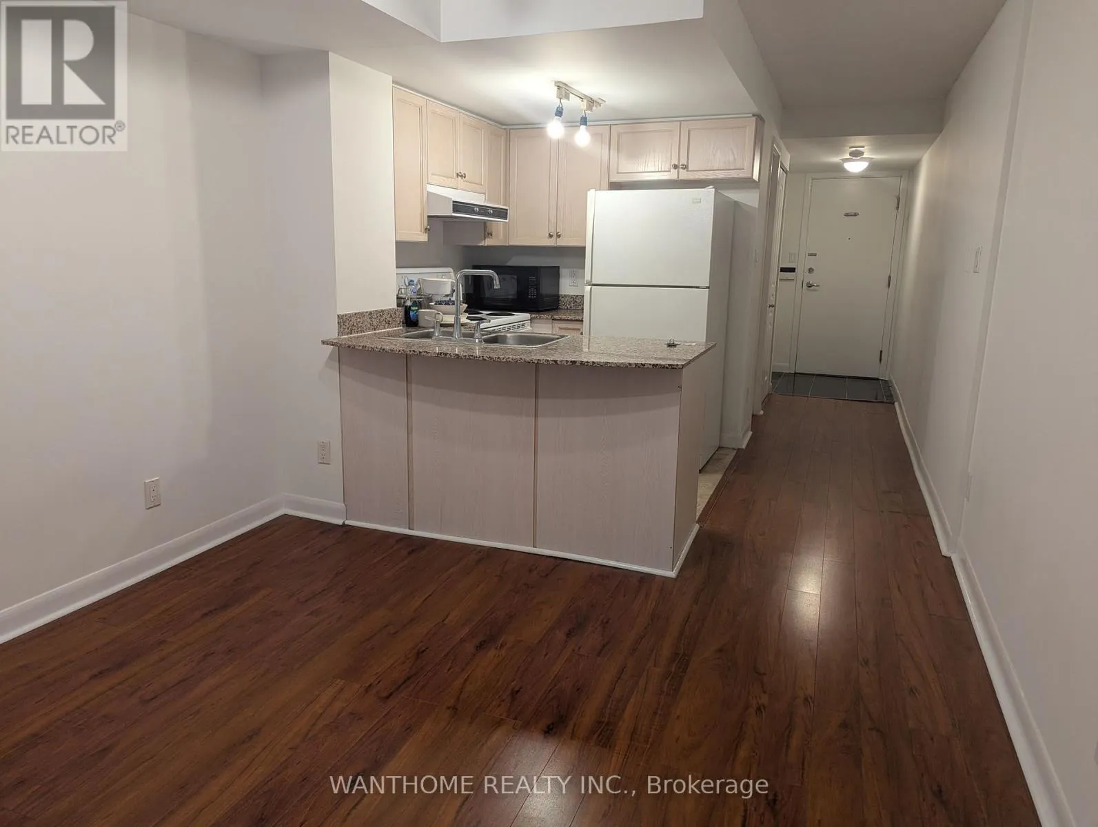 350 - 313 RICHMOND STREET E