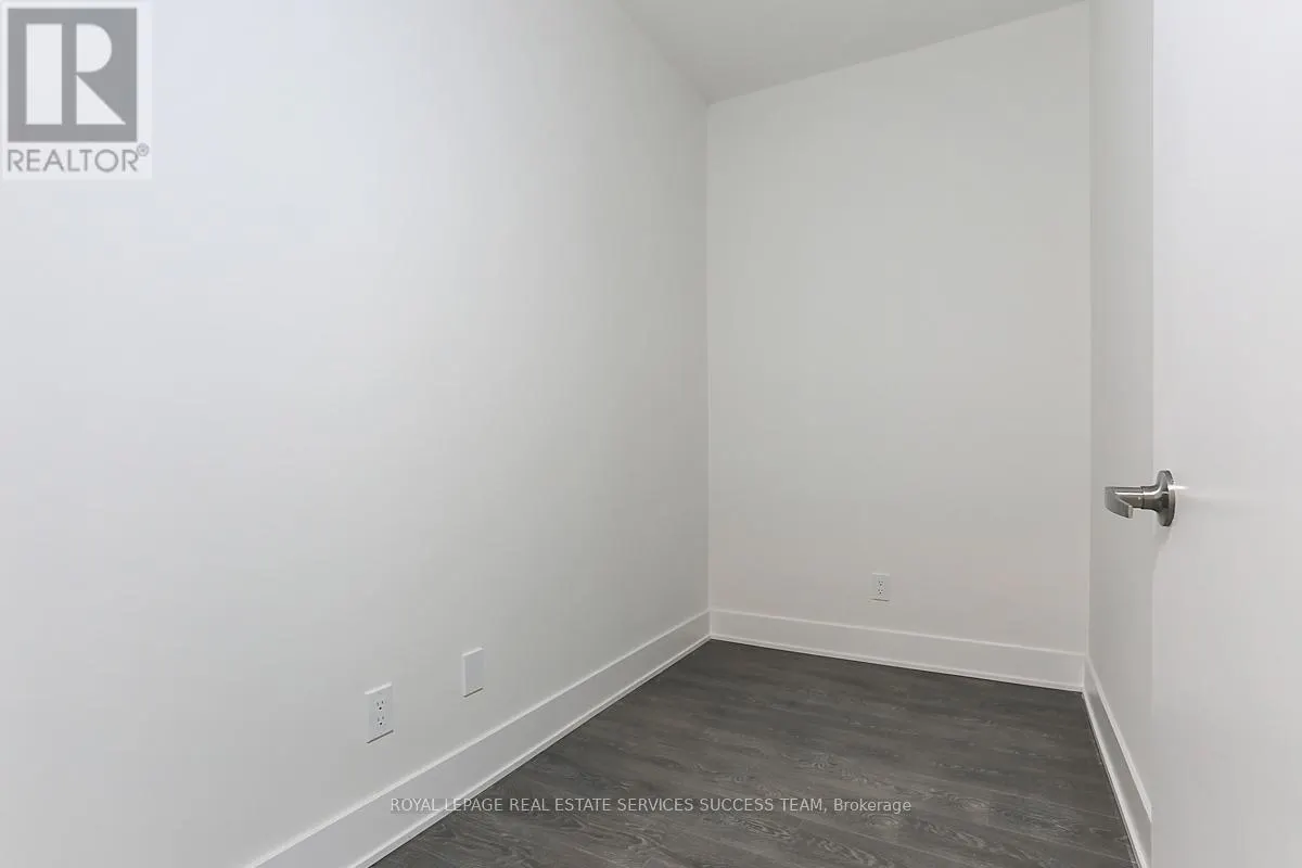 1710 - 188 FAIRVIEW MALL DRIVE