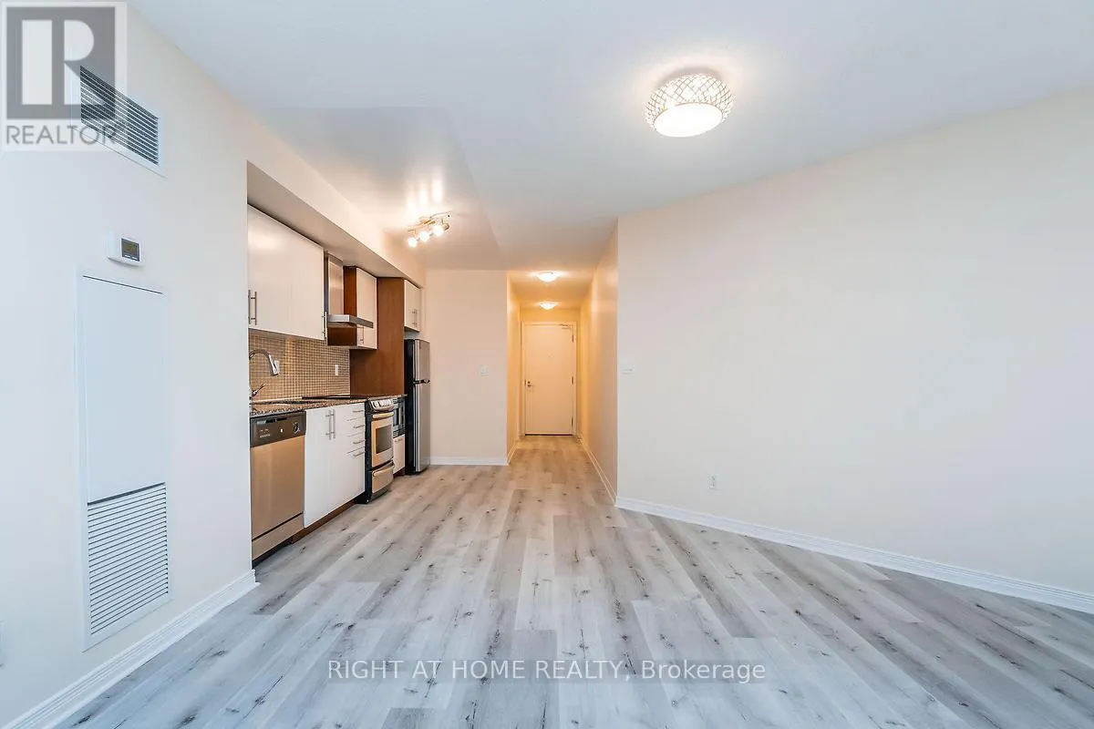 512 - 352 FRONT STREET W